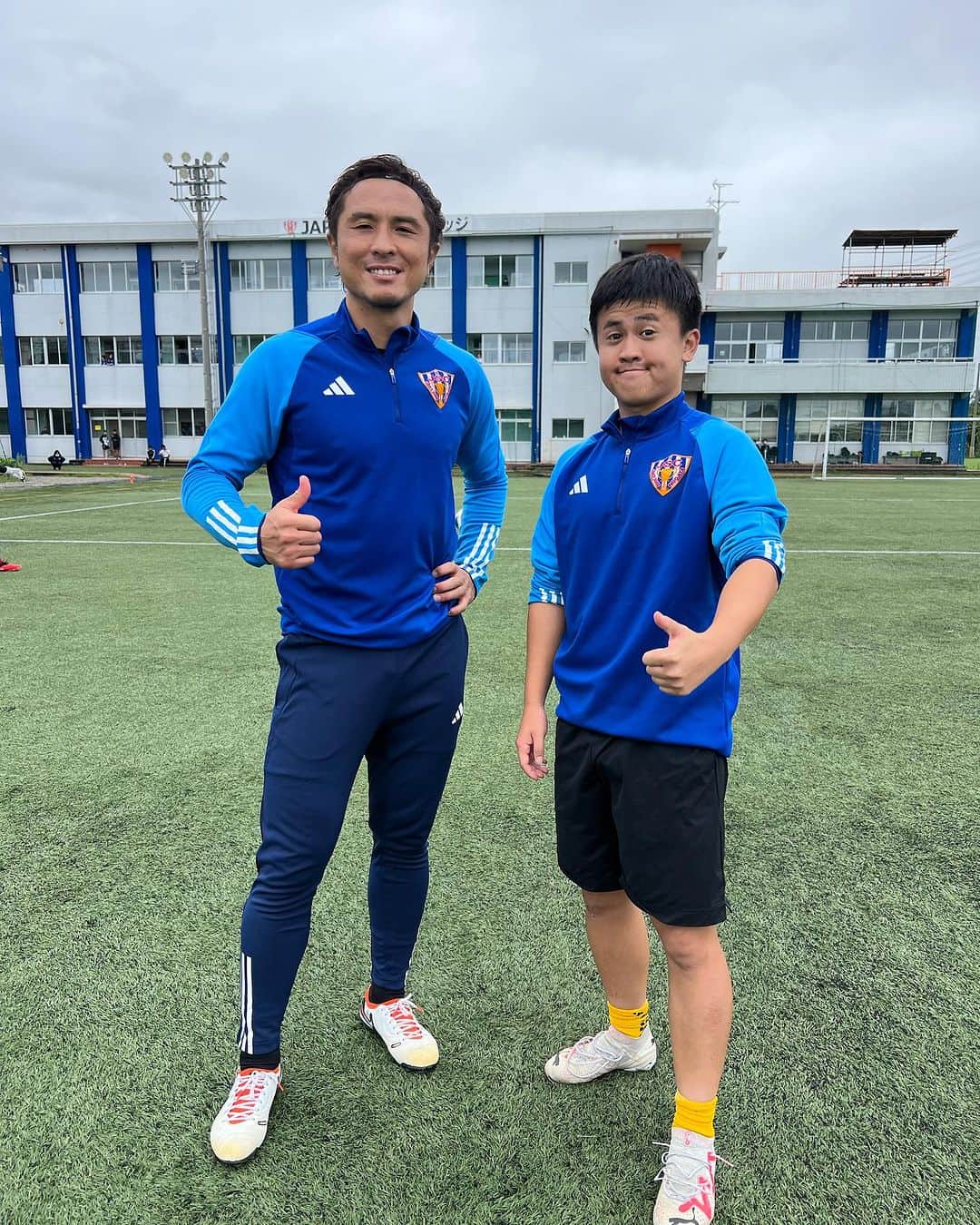 那須大亮のインスタグラム：「JAPANサッカーカレッジ⚽️  未来のサッカー界を支える生徒との時間は貴重に時間でした✨  #japanサッカーカレッジ  #ウンパルンパ  #サプライズ訪問 #体験入部」