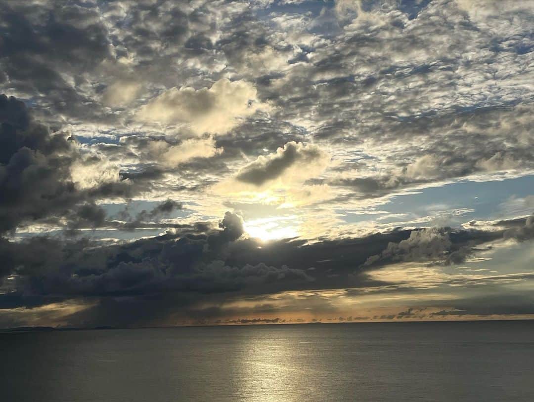 湊ジュリアナさんのインスタグラム写真 - (湊ジュリアナInstagram)「日本語,ENGLISH,português 👇 “Look deep into nature and then you will understand everything better “🌈自然に深く没頭し、それかや全てがより良く理解出来ます。 Olhe profundamente para a natureza e então você entenderá tudo melhor 🌈 ✨ ✨ ✨」9月30日 8時54分 - julianaminato