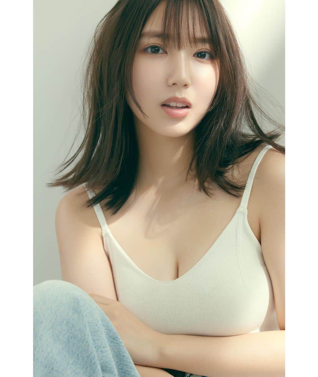 沢口愛華のインスタグラム：「ご報告   この度、私沢口愛華は、インセントを退所し、ホリプロに所属させて頂くことになりました。    上京するきっかけをつくってくださり、その後の2年間色々な面で支えて頂いたインセントには心から感謝しています。     その学びをこれからも忘れず、これからも沢口愛華として活動していけたらと思います。  新天地でまだ見ぬ景色を見に行くために、頑張っていきます。     今までに知った楽しいを大切に、また新しい楽しいをたくさん見つけていきたいです。     いつも応援してくださる皆様、これからも沢口愛華をよろしくお願いします。  沢口愛華  （これからは私がインスタ投稿もしていきますので、よろしくお願いします〜）」