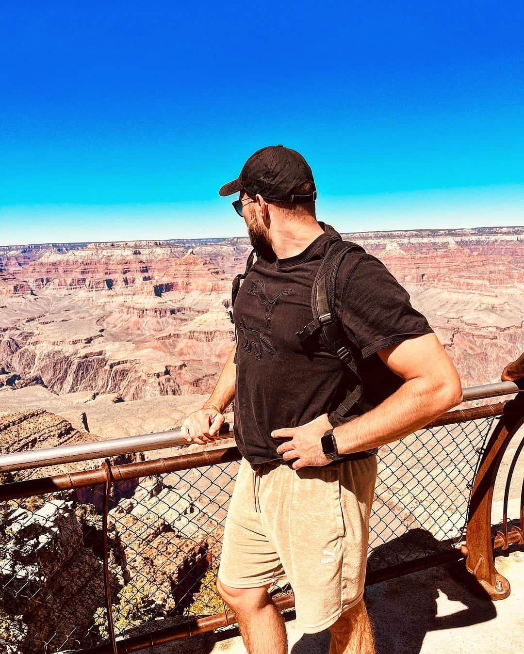 ヨハネス・ベターさんのインスタグラム写真 - (ヨハネス・ベターInstagram)「No words needed… 🫶🏼🏜️ #grandcanyon #arizona #landscape #nowordsneeded #wow #usa #roadtrip #explore #trip」9月30日 9時32分 - johannes_vetter