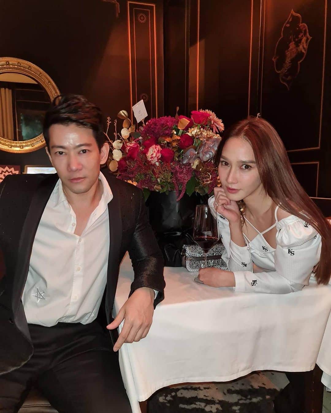 アム・パチャラパーのインスタグラム：「มีความสุขมากๆนะเพื่อนรัก รักที่สุด❤️」