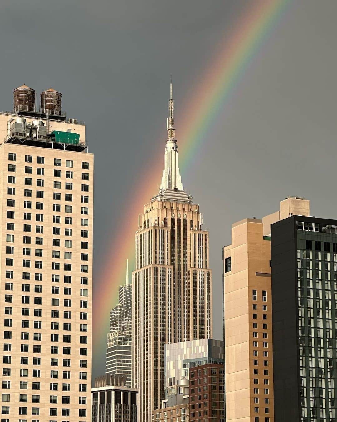 Empire State Buildingのインスタグラム：「Feeling lucky.  📷: @allisondlevy」