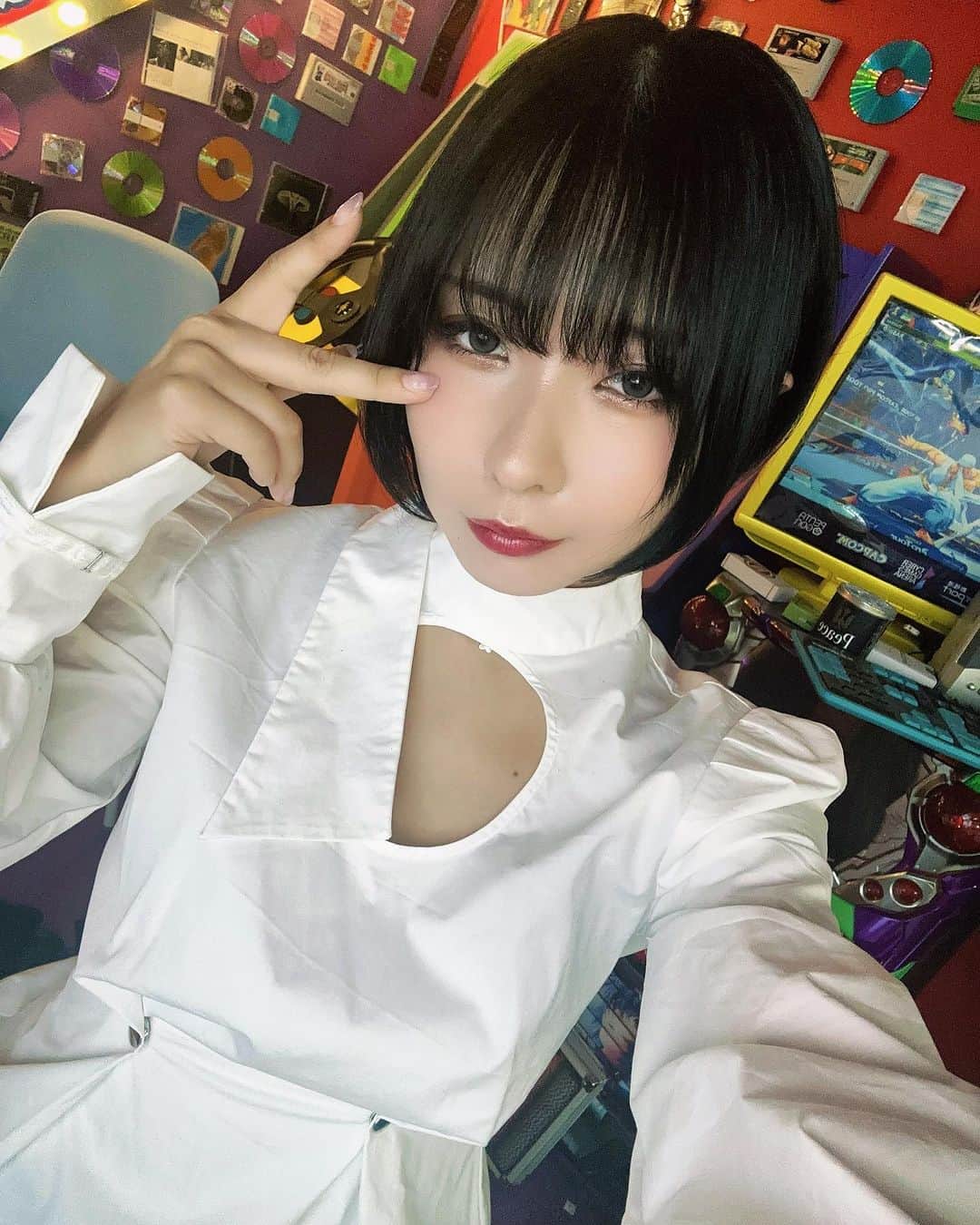 鳴上なごねのインスタグラム：「秋メイク🍂   #selfie #自撮り界隈 #グラドル自画撮り部 #グラビア #gravure #グラビアアイドル #model #cosplayer #cosplay #japanesegirl #鳴上なごね #followｍe #いいねください #셀피 #メイク #makeup」