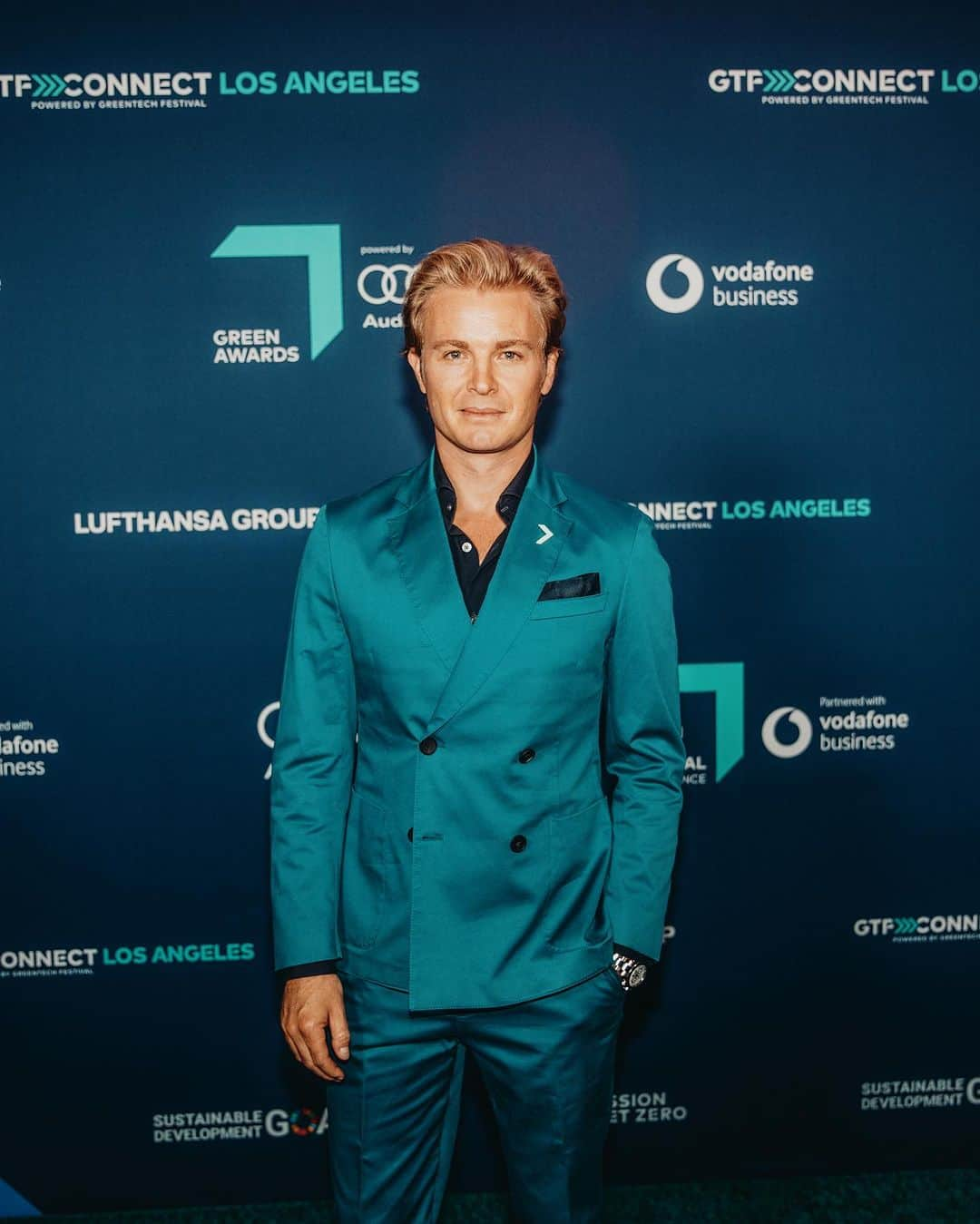 ニコ・ロズベルグさんのインスタグラム写真 - (ニコ・ロズベルグInstagram)「Hollywood Green Awards night with @greentech_festival! Thank you everyone for an inspiring evening: Celebrating changemakers & greentech innovations here in Los Angeles 🙏   Started in Berlin, I‘m proud to see the GTF accelerating positive change and creating an impactful platform worldwide!」9月30日 0時59分 - nicorosberg