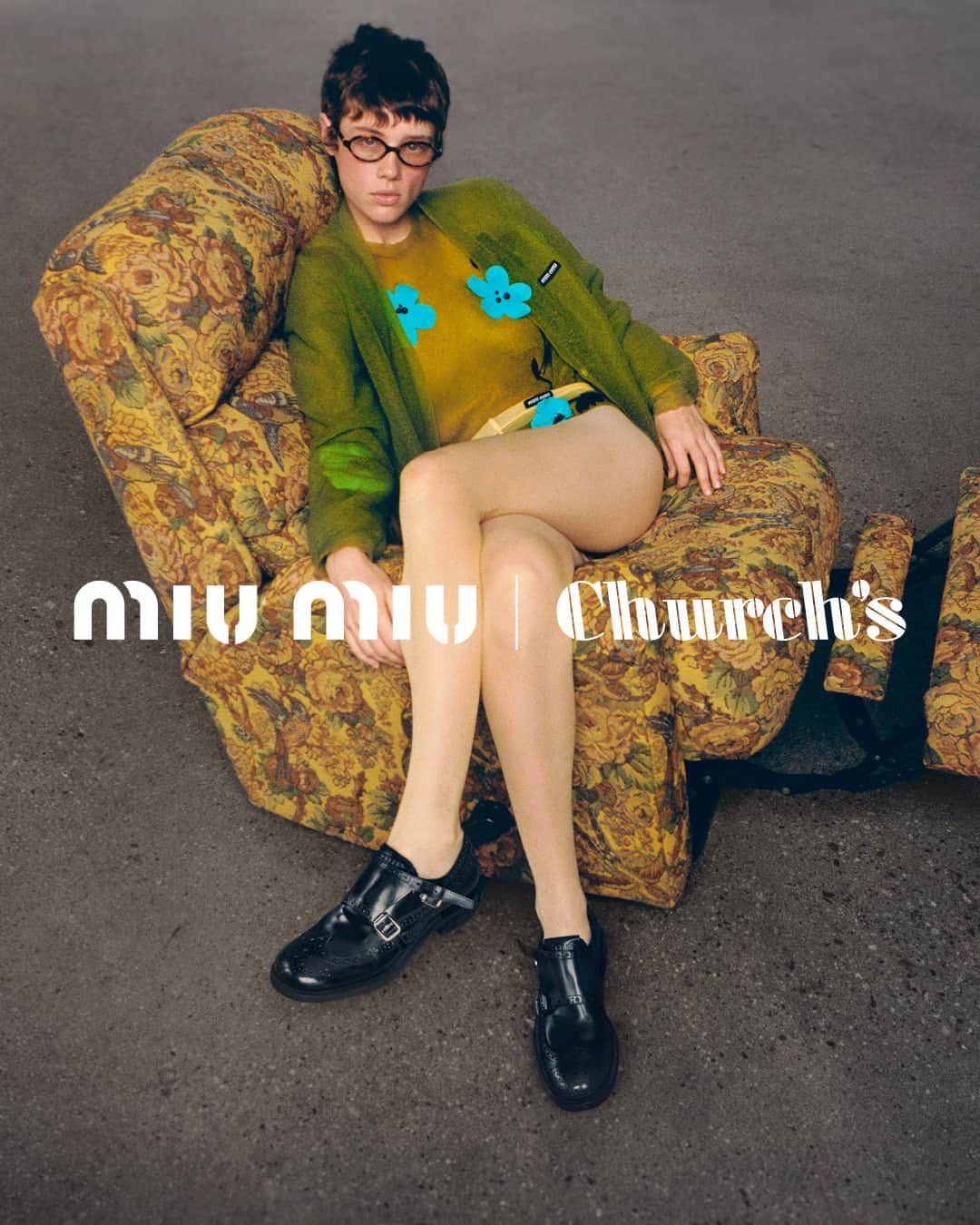 Miu Miuさんのインスタグラム写真 - (Miu MiuInstagram)「Miu Miu presents the collaboration with @Churchs shoes, infusing the formality of the heritage brand with the free spirit of Miu Miu.   Featuring Annabelle Weatherly (@agw1111). Photographed by @1engua. Creative direction by @EdwardQuarmby. Styled by @LottaVolkova. Discover more via link in bio.   #ChurchsXMiuMiu」9月30日 1時00分 - miumiu