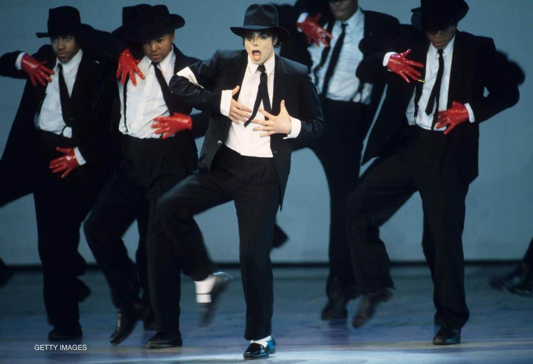 マイケル・ジャクソンのインスタグラム：「During an interview with Rich and Tone Talauega for the Western Conference podcast, Rich remembers the first time rehearsing with Michael Jackson for the MTV Video Music Awards: “He’s all just humble. When he’s getting ready, he starts to do his little stretches. And then out of nowhere, he goes from here to here – his posture just gets straight – and he’s like ‘I’m ready’. And that music turns on, he goes from zero to one hundred in a second.”」