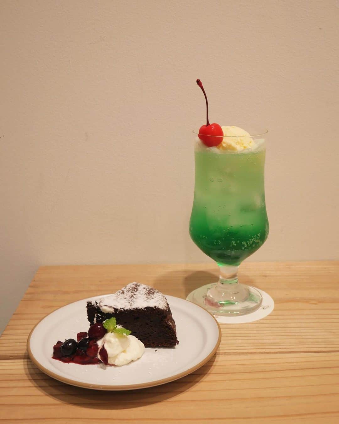 泉侑里のグルメインスタ