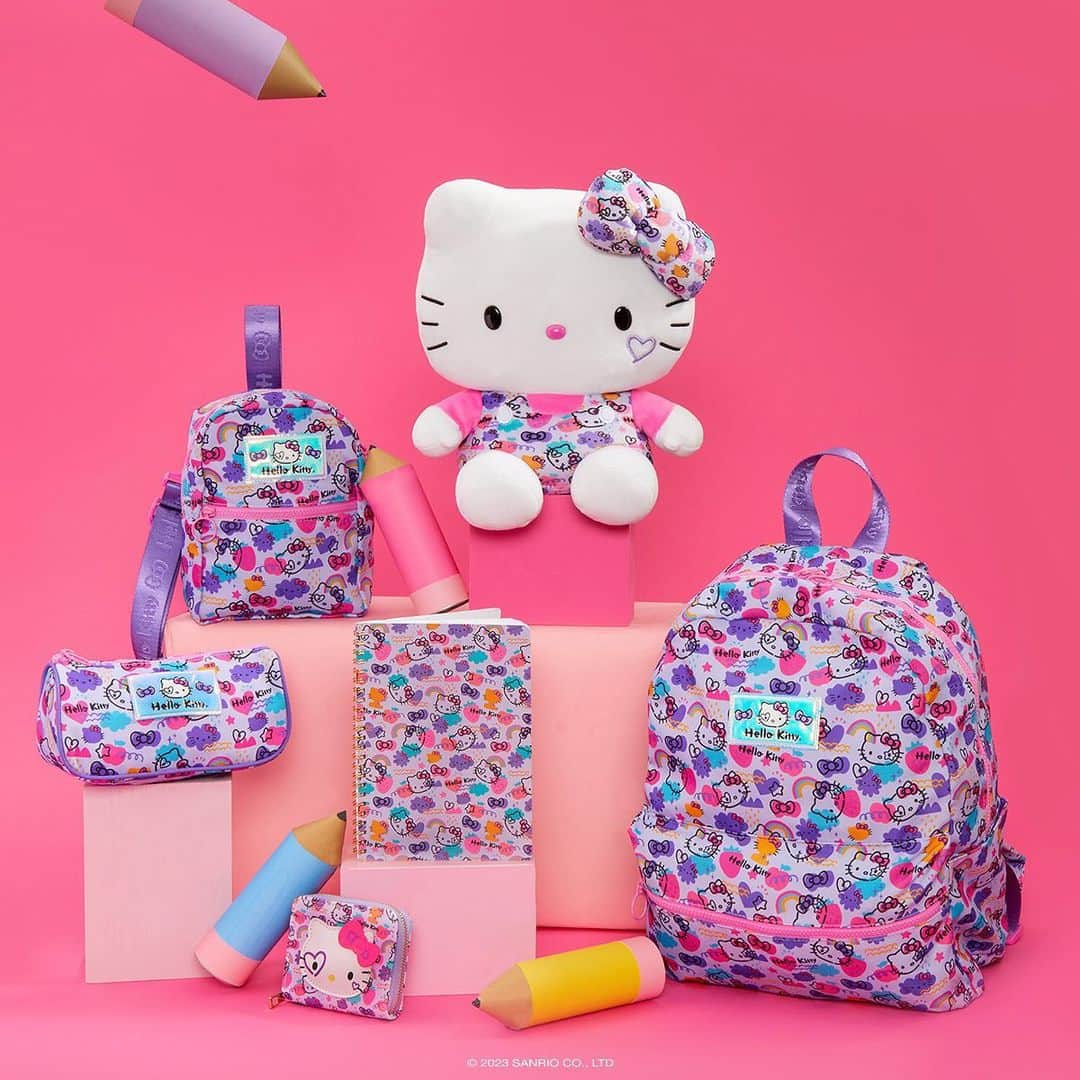 Hello Kittyさんのインスタグラム写真 - (Hello KittyInstagram)「Doodle time ✏️💖 Shop the Super Scribble series featuring Hello Kitty in a doodle-inspired print. Link in bio!」9月30日 1時19分 - hellokitty
