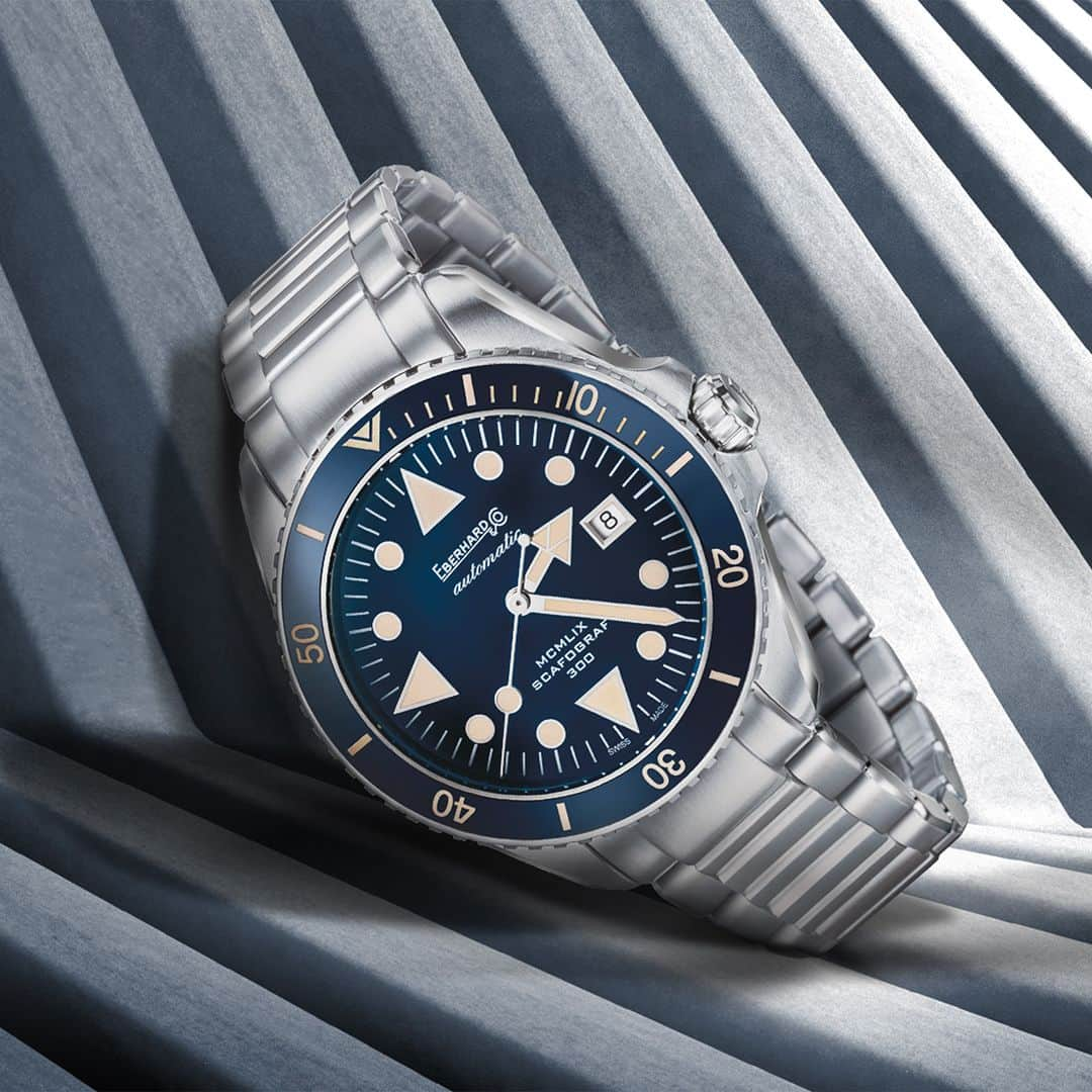 エベラールさんのインスタグラム写真 - (エベラールInstagram)「Scafograf 300 MCMLIX was born from the passion for the sea and the desire to preserve the heritage of a collection that has marked the Maison’s history.   #eberhard1887 #eberhard #eberhardwatches #scafograf300 #menwatch #menstyle #swisswatches」9月30日 1時30分 - eberhard_1887