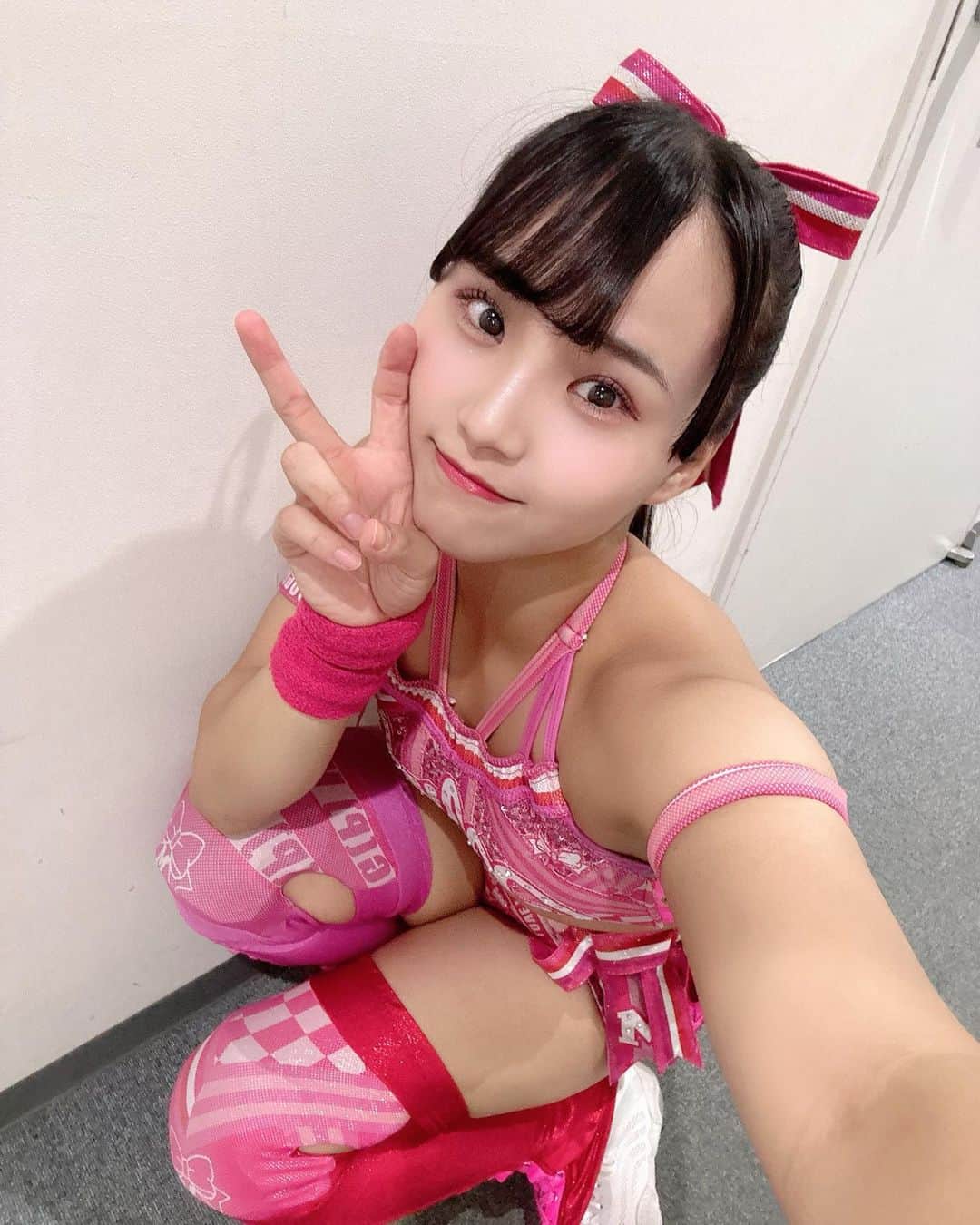 のインスタグラム：「. よいこははやくねるんだよおおお！！！！めりーくりすます！！！！」