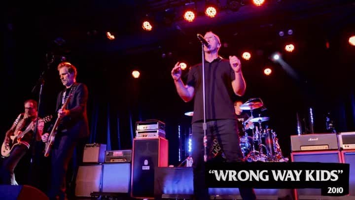 のインスタグラム：「And they call them…  Wrong Way Kids from Decades Season One.  We are tour, singing whoa-oh, whoa-oh, whoa-oh, oh  Tickets available at badreligion.com」