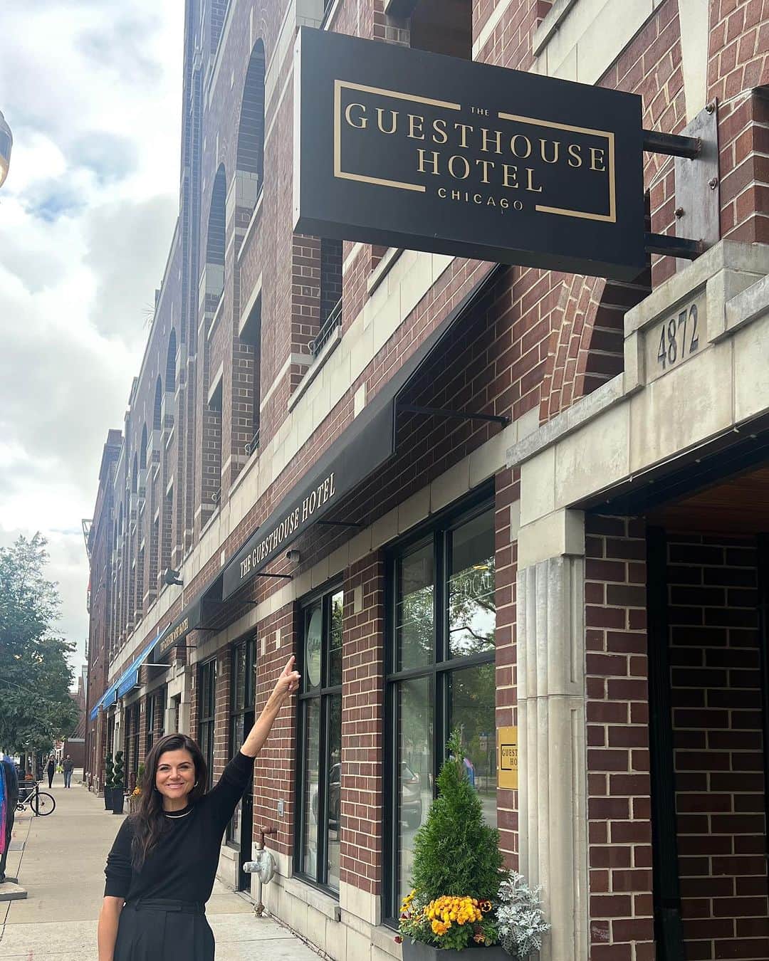 ティファニー・ティーセンのインスタグラム：「I’m obsessed with you @guesthousehotelchi I truly didn’t want to leave. Thank you for the beautiful stay in your beautiful city! ❤️」