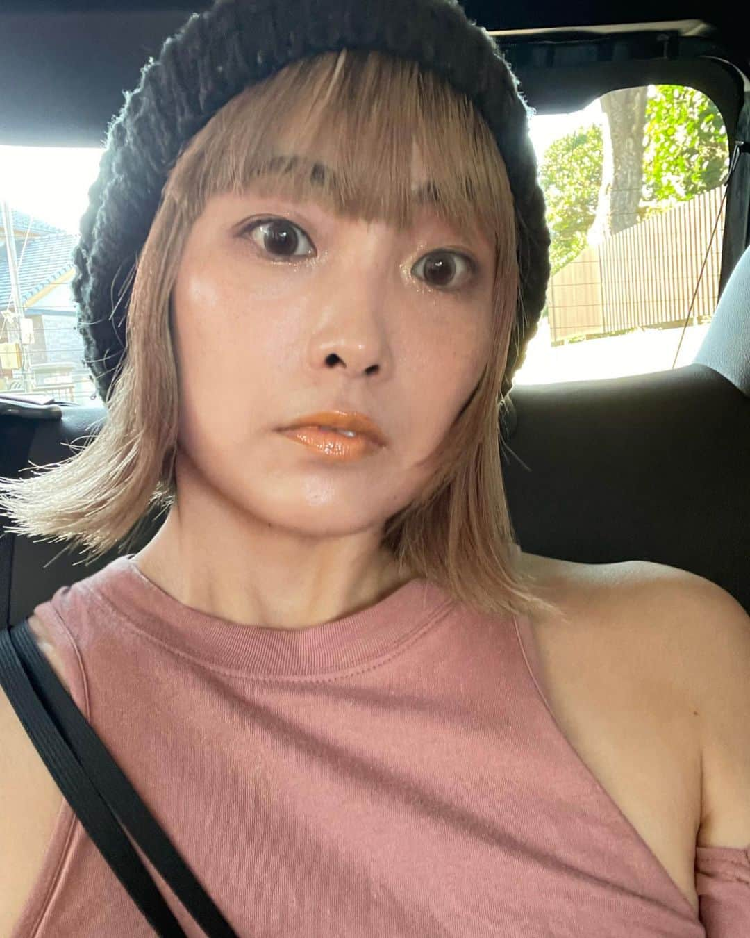 Momoさんのインスタグラム写真 - (MomoInstagram)「yellow make💛 Lip:03 MIMOSA Stick:03 SUGAR GOLD ㅤㅤㅤㅤㅤㅤㅤㅤㅤㅤ  こっくりしたリップ ちゃんとイエローに発色するのがかわいいな🗝️」9月30日 2時15分 - m_o_m_o_e