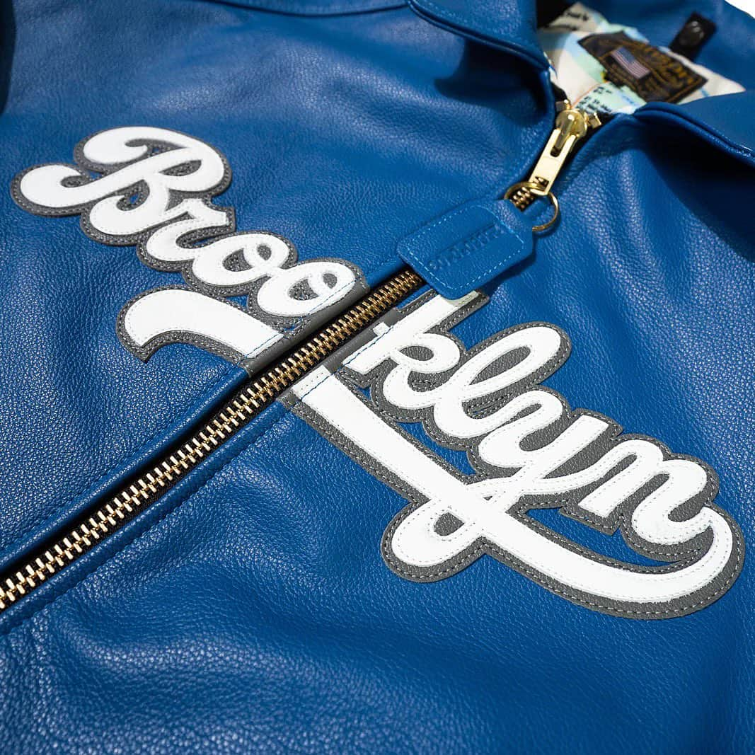 バンソンさんのインスタグラム写真 - (バンソンInstagram)「New York Series jackets featuring Brooklyn, Queens, and New York.   These jackets are exclusively available in select stores in New York ONLY. #vansonleathers 🏍️」9月30日 2時30分 - vansonleathers