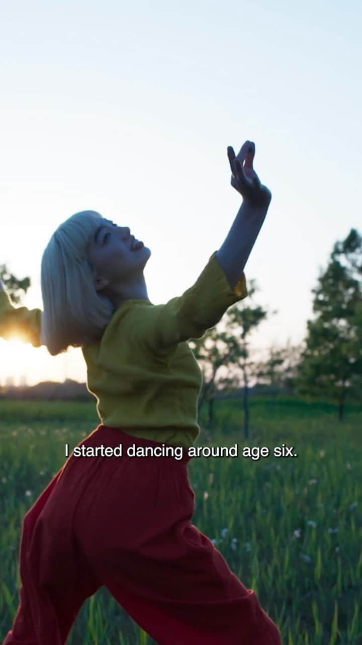 のインスタグラム：「To @aoiyamada0624, dance is much more than movement—it’s a language of its own.   Want to learn more about the House of Tokyo? Tune into the full-length special of #TheTour23 on @primevideo in partnership with @amazonfashion.    In 2021, Victoria’s Secret began a journey. The goal was to give a new generation of creatives from around the world the opportunity to tell their stories and see their creations brought to life on the world stage. The platform? The Tour ’23. This film is theirs.    The House of Tokyo:   @Jennyfax.official: Fashion Designer @_____81: Director   @kaito_itsuki: Painter  @aoiyamada0624: Artist  @kom_i_jp: Artist  The Tour ‘23 Film:  @lolaparteloliva: Director  @ariwegner: Cinematographer  @partel.oliva: Creative Direction @pulsefilms: Production」