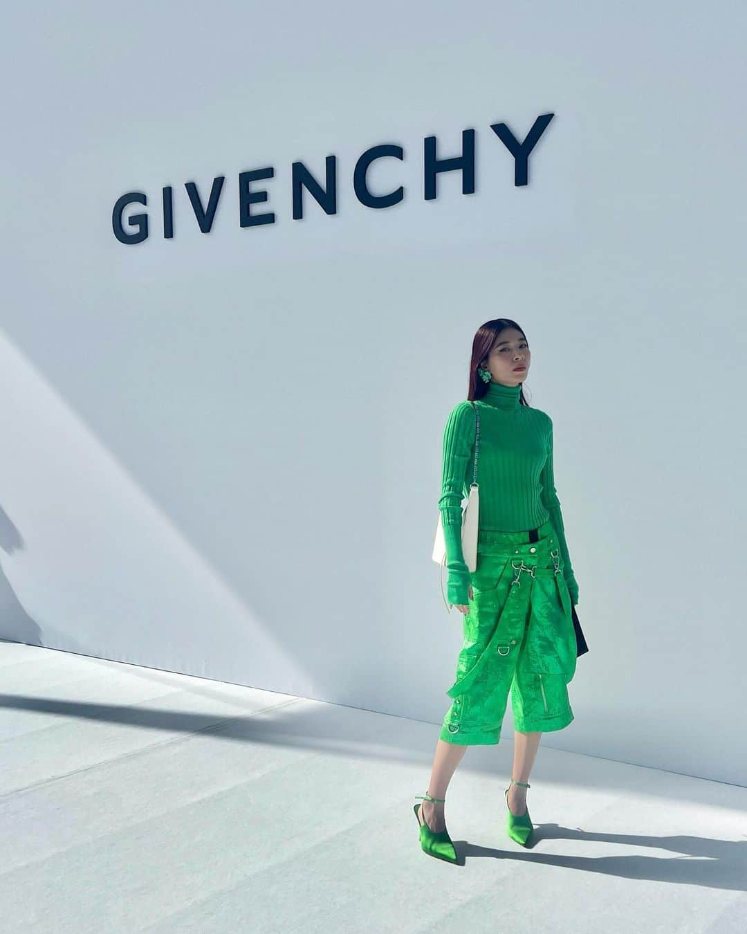 とんだ林蘭のインスタグラム：「💚🐸💚  @givenchy  @matthewmwilliams  #givenchyss24 #givenchyfamily」