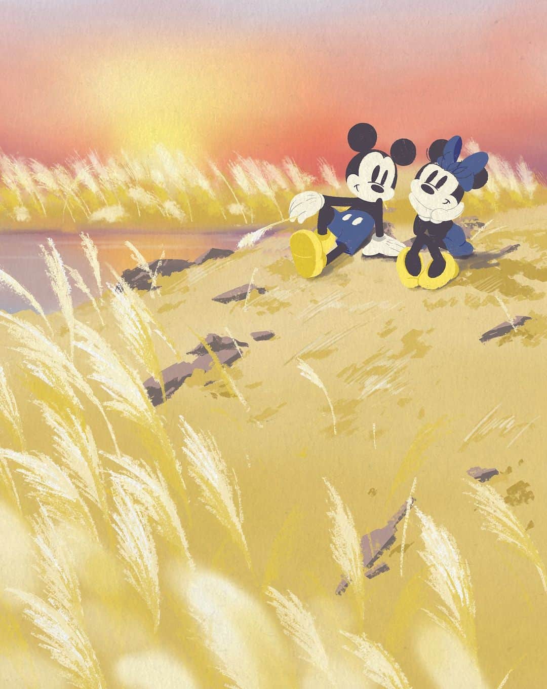 ミニーマウスのインスタグラム：「Sunset sweethearts ❤️」