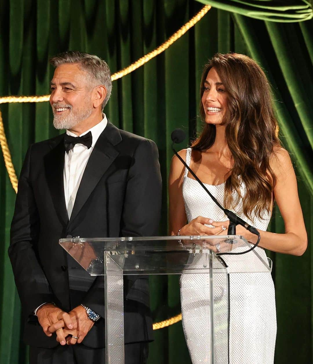 シンディ・クロフォードのインスタグラム：「@randegerber and I had the honor once again to attend The Albie Awards for the @clooneyfoundationforjustice last night. George and Amal, thank you for shining your spotlight on so many heroes. Bravo! #TheAlbies」