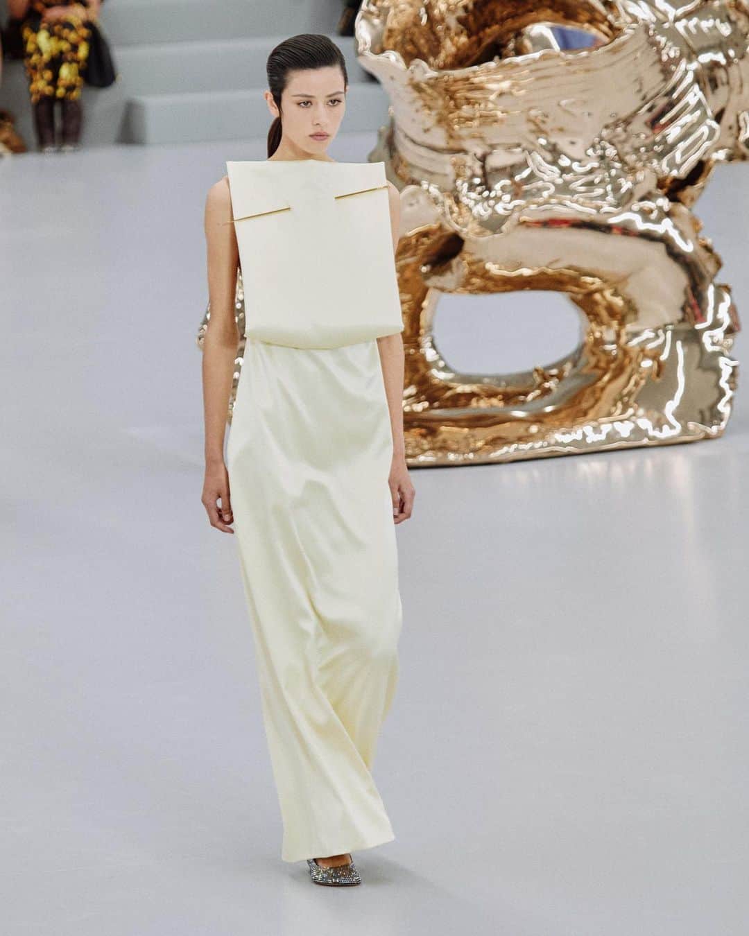 Loeweさんのインスタグラム写真 - (LoeweInstagram)「LOEWE Spring Summer 2024 women's ...