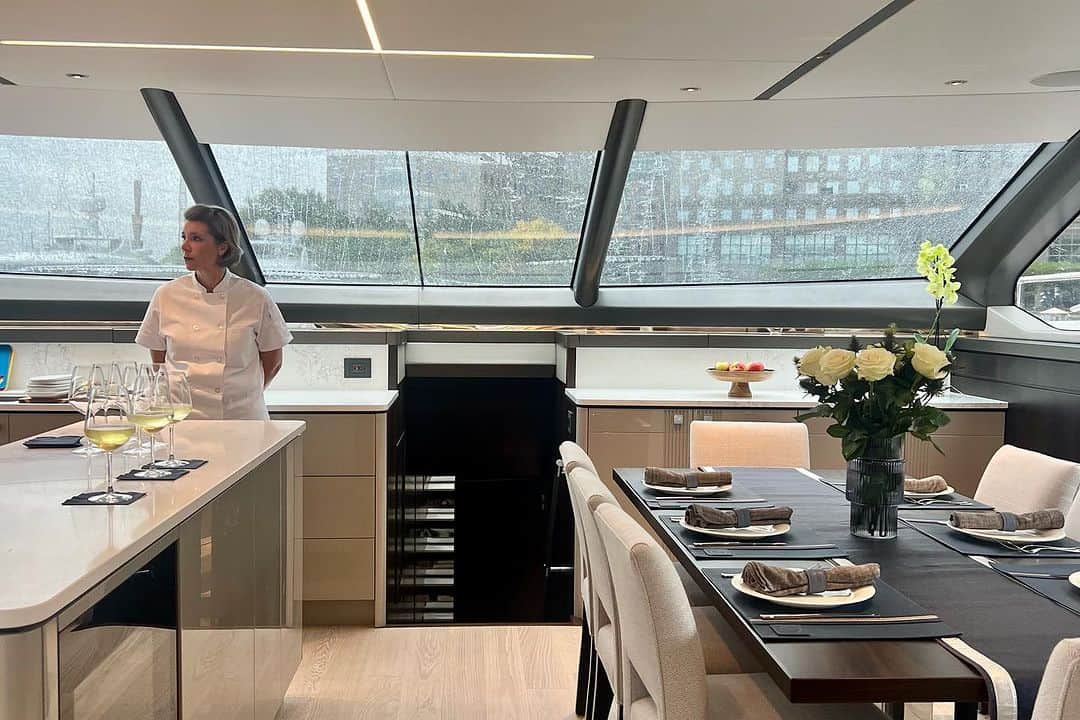 jotipolizoakisさんのインスタグラム写真 - (jotipolizoakisInstagram)「Thanks a lot @sunseeker_int for having me on the Sunseeker Ocean 182 Yacht Premiere.  I wish these pictures would make my experience on deck justice. It‘s all about the windows and brilliant lighting for me but either way - this brand new yacht is an absolute masterpiece! Congrats!!!! 🛥️ @onewater_yachtgroup」9月30日 3時56分 - jotipolizoakis