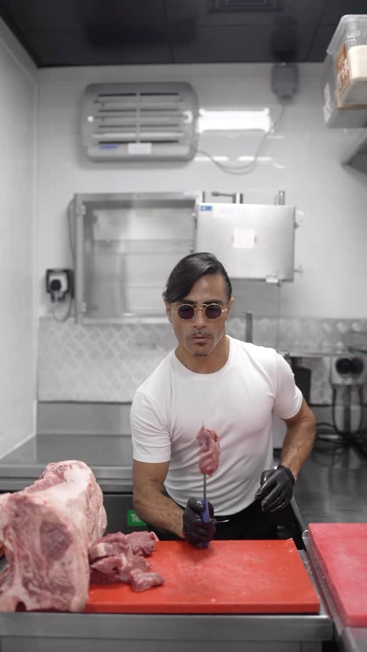 Saltbae（ヌスラット・ガネーシュ）のインスタグラム：「Fantastic #saltbae #saltlife #salt#qatar #doha」