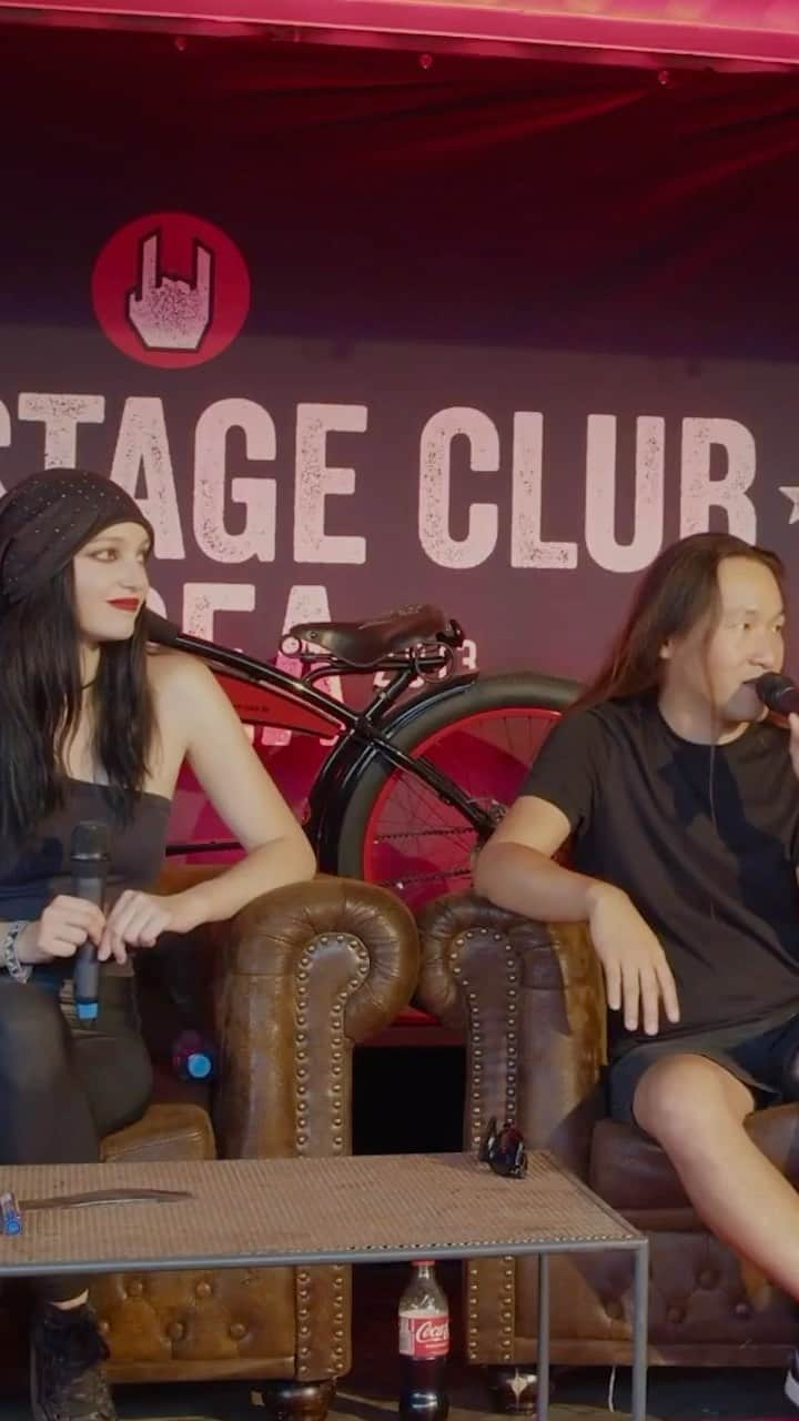 ハーマン・リのインスタグラム：「@aliciavigil and I's interview at EMP Backstage Club this year at @summerbreezeopenair 🐉  It has been amazing time touring Extreme Power Metal, are there any songs from that album we should keep in our set?   @dragonforcehq is touring North America and Europe with @amarantheofficial!  Tickets and limited VIP upgrades are available at the #dragonforce website, link in bio 🎸   #summerbreeze #powermetal #metal」