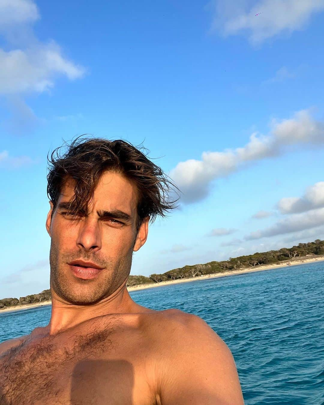 ジョン・コルタジャレナさんのインスタグラム写真 - (ジョン・コルタジャレナInstagram)「🫶」9月30日 4時30分 - jonkortajarena