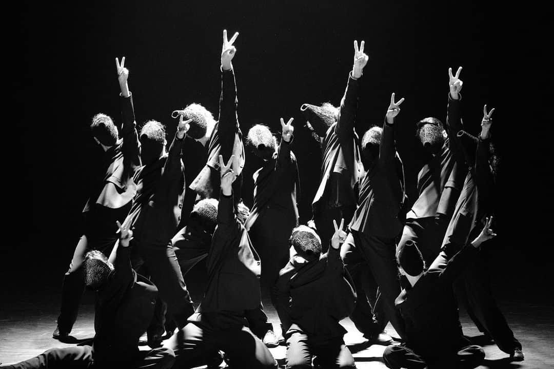 小林十市さんのインスタグラム写真 - (小林十市Instagram)「“Bye-bye Baby Blackbird “ Chorégraphie de @joostvrouenraets  Spectacle de Béjart Ballet Lausanne au #theatredujorat  30/09 01/10 2023   J’aime bien prendre les photos de danseurs et j’aimerais bien Prendre Les autres Ballet aussi. Mais ça c’est le seul moment où je suis libre. Vous comprenez?😅🙏🏼  #fujifilm#fujifilmxseries #fujifilmglobal #fujinon55200mm #acros #fujifilmxpro3 #fujixpro3 #xpro3 #dancer #dancers」9月30日 4時46分 - monsieur_11