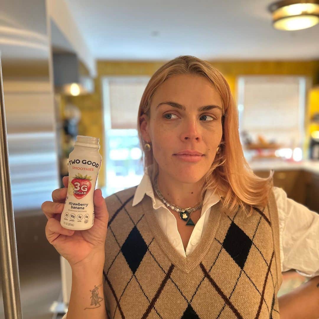 のインスタグラム：「#ad Ahead of @glblctzn I spent last weekend with @twogood and @cityharvestnyc discussing ways to combat food insecurity and here’s how you can help. Before September and Hunger Action Month ends, use #GetHangryForGood or buy a Two Good product and @twogood will donate $1* to @cityharvestnyc and @wedontwaste. The next time you go to post, just add #GetHangryForGood and you’ll be helping combat food insecurity. #twogoodpartner #hangry   *Post must be from public account. Donation up to $100,000.」