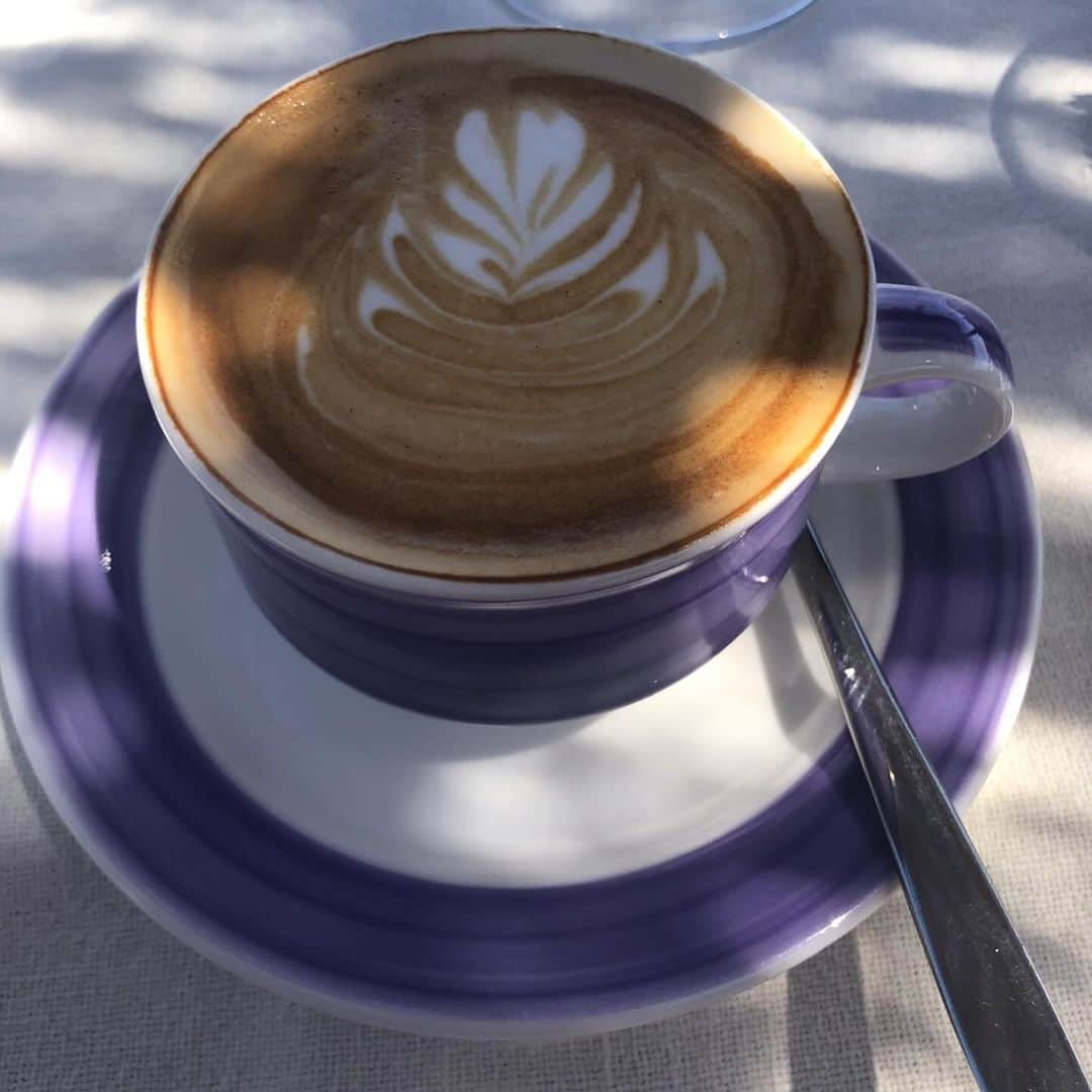 ケリー・リッパさんのインスタグラム写真 - (ケリー・リッパInstagram)「We coffee, internationally ☕️ #internationalcoffeeday」9月30日 5時24分 - kellyripa