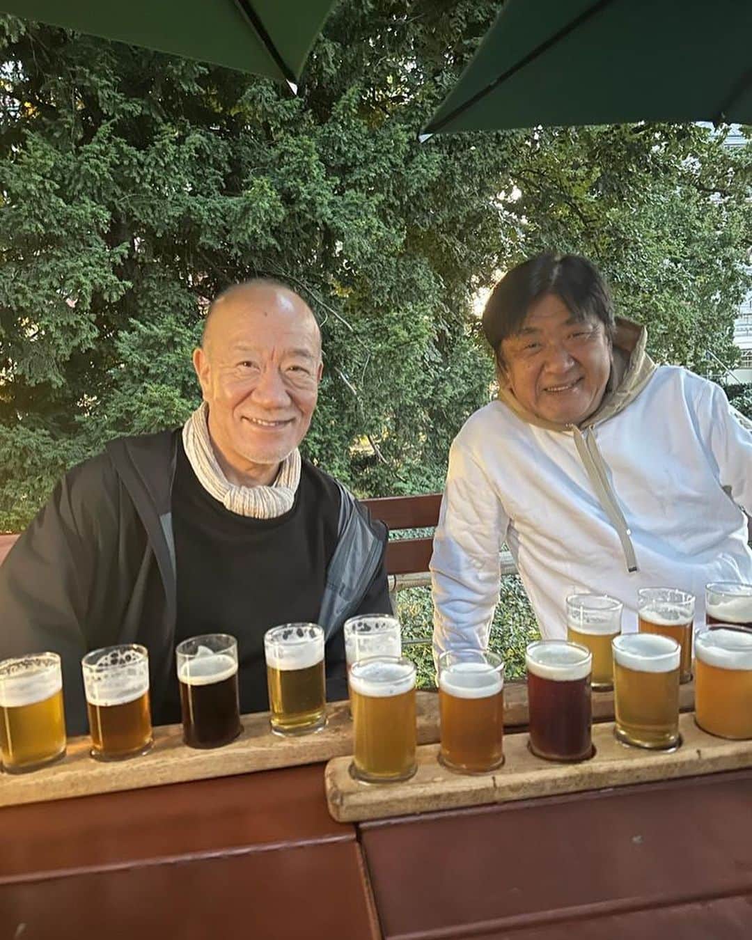 久石譲さんのインスタグラム写真 - (久石譲Instagram)「This is Vienna!  Yutaka and J. strauss and Spareribs! #joehisaishi #yutakasado #strauss #vienna」9月30日 5時58分 - joehisaishi_composer