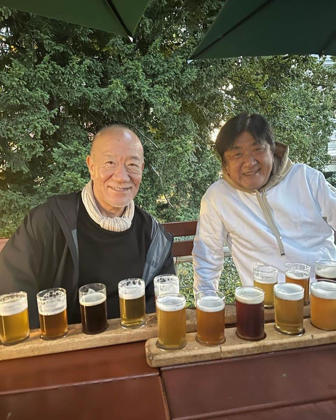 久石譲のインスタグラム：「This is Vienna!  Yutaka and J. strauss and Spareribs! #joehisaishi #yutakasado #strauss #vienna」