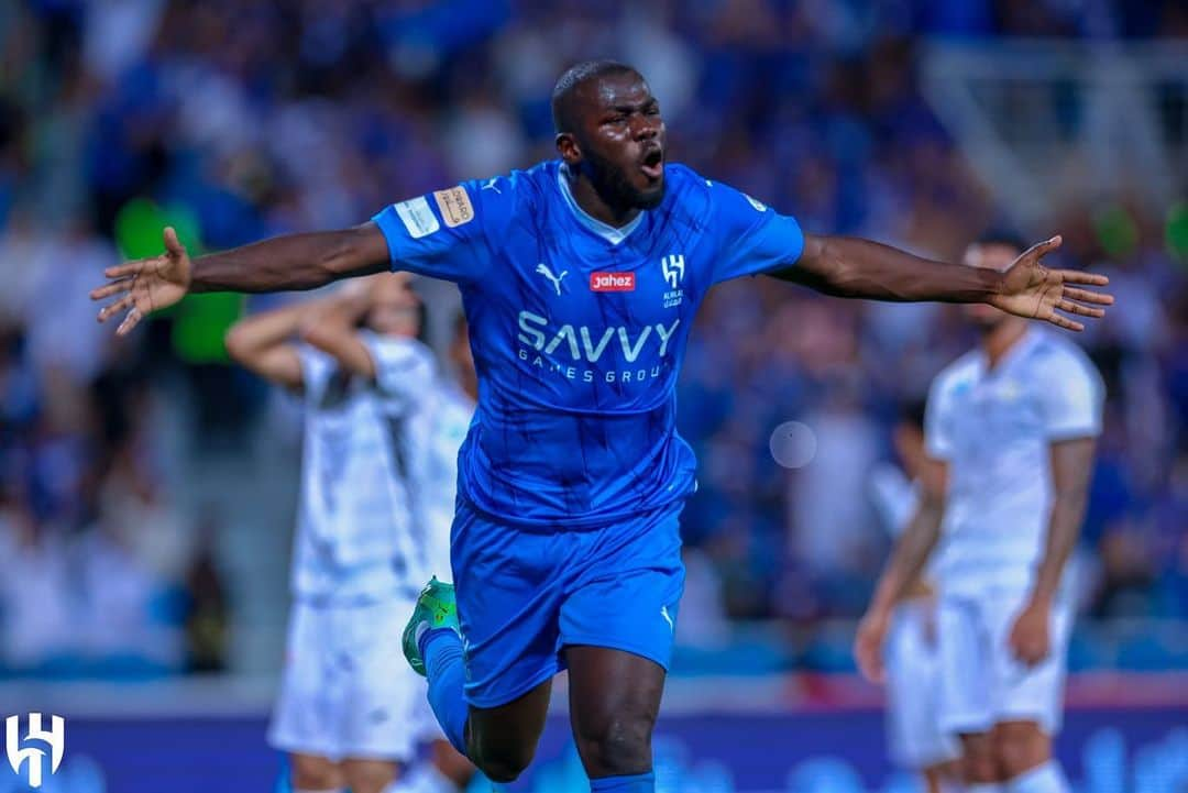 カリドゥ・クリバリさんのインスタグラム写真 - (カリドゥ・クリバリInstagram)「Three points and my first goal of the season: perfect! Keep it up 💪🏿  #AlHilal_AlShabab 2-0 #RoshnSaudiLeague ⚽️ #KK 💙」9月30日 6時18分 - kkoulibaly26