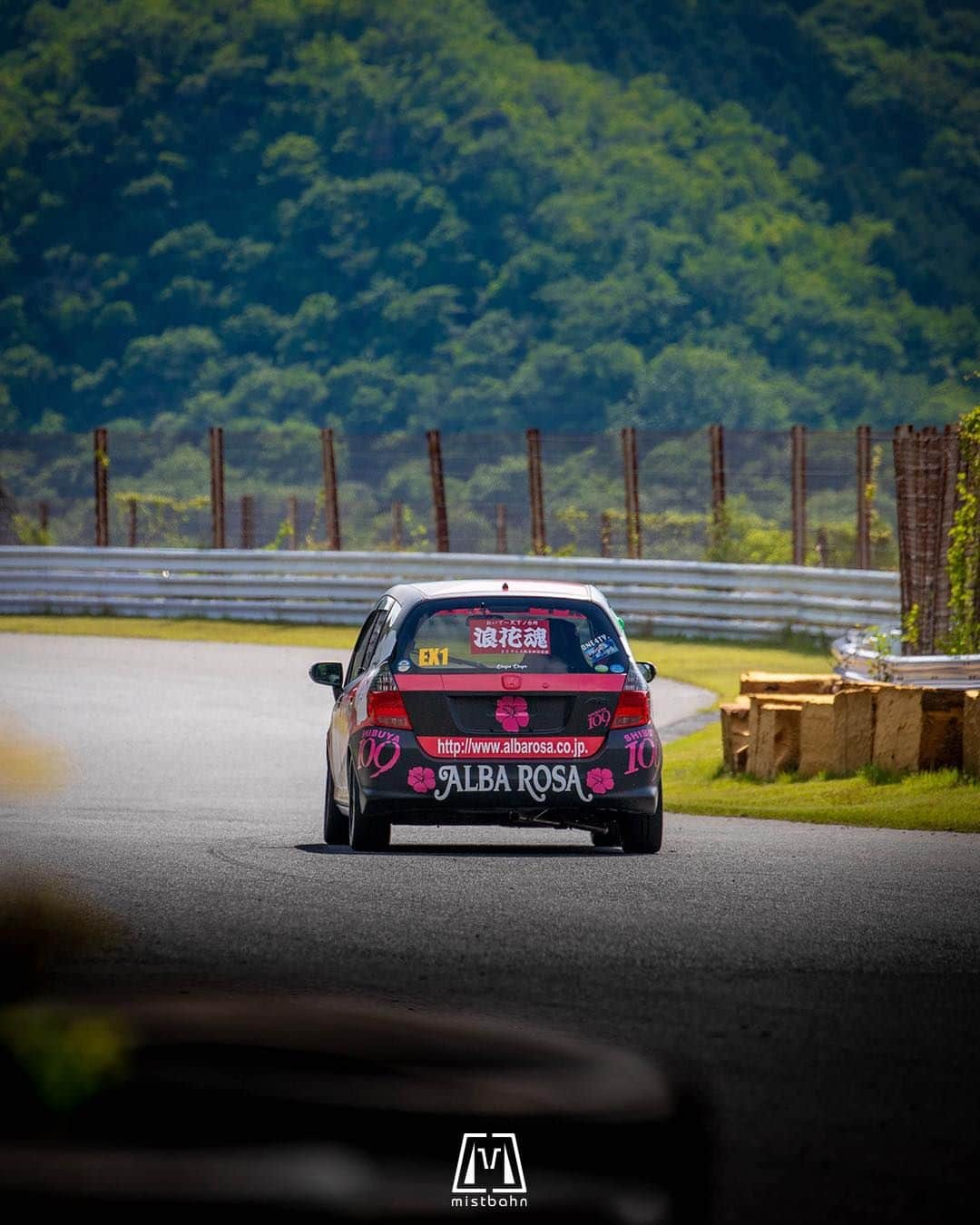 mistbahnさんのインスタグラム写真 - (mistbahnInstagram)「_ CAR SHOP PANTHER Honda GD3 FIT (JAZZ) _ 🚗: Account unknown 📷: @mistbahn _ Shot on May-20 2023 🏁 "Circuit Festa ( @circuit_festa_west_japan )". Central Circuit (Hyogo Japan) _ JP) 2023年5月20日、セントラルサーキットで開催された「サーキットフェスタ ( @circuit_festa_west_japan )」で撮影。 _ #circuitfesta #サーキットフェスタ  #circuitfesta2023 #サーキットフェスタ2023 #centralcircuit #セントラルサーキット #carshoppanther #カーショップパンター #albarosa #アルバローザ #オートクリエイトシャーマン #autocreateshaman #浪花魂 #honda #fit #hondafit #ホンダフィット #hondajazz #gd3 #fitrs  #l15b #vtec #timeattack #timeattackjapan #a050 #advan #te37 #rays #hondasontrack」9月30日 6時43分 - mistbahn