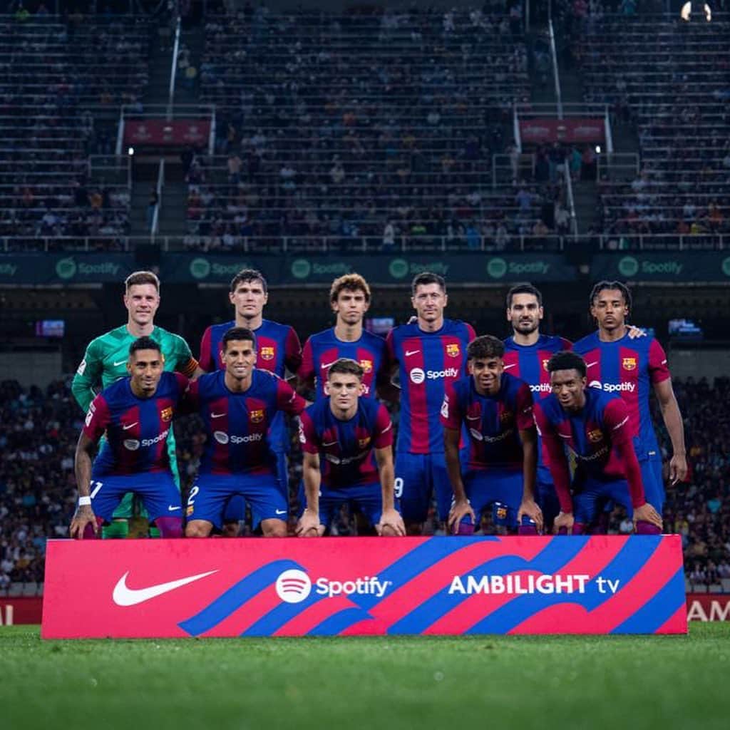 ロベルト・レヴァンドフスキさんのインスタグラム写真 - (ロベルト・レヴァンドフスキInstagram)「3 points! 💪🏻  @fcbarcelona」9月30日 6時42分 - _rl9
