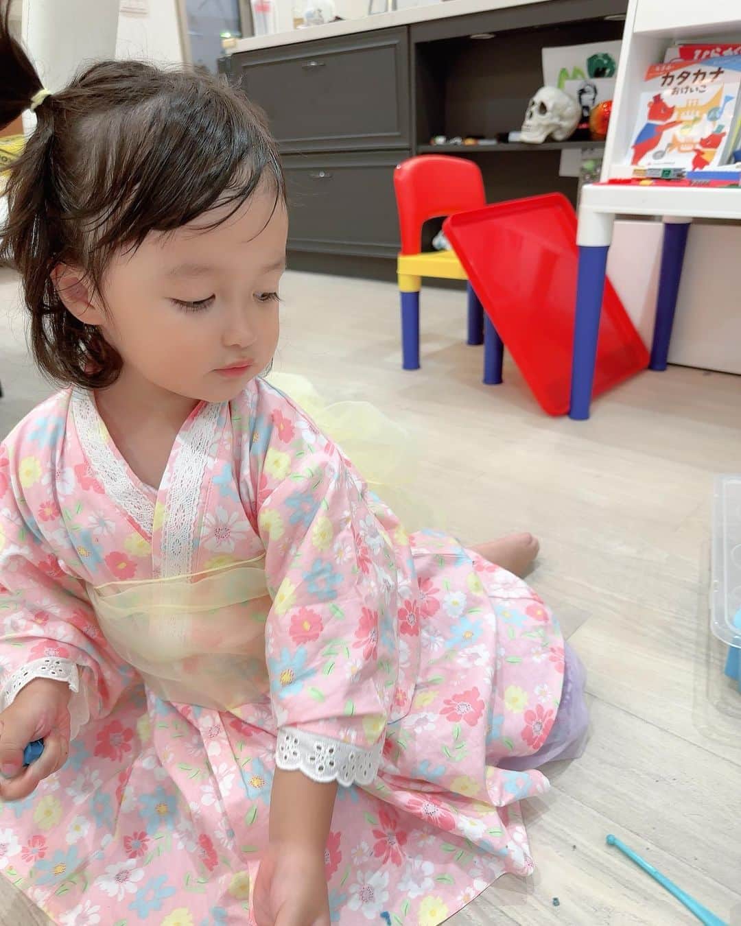 川崎希のインスタグラム：「中秋の名月🎑  昨日はおうちでお月見したよ〜🌕  sisterは浴衣で  おつゅきみぃ〜🌾  おつゅきみぃ〜と言いながらパタパタ走ってた笑  そしてお月見なんだけど  うちからいつも月🌕が見える位置で探したけど  月が全く見えず😭😭😭涙  雰囲気だけお月見になったよ〜🌾🌕✨  #中秋の名月　#お月見　#お月見ファッション　#浴衣」