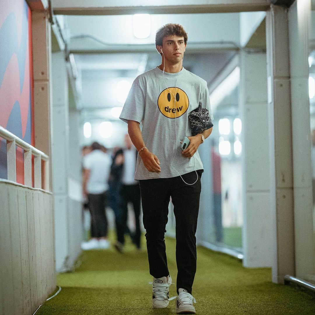 ジョアン・フェリックスさんのインスタグラム写真 - (ジョアン・フェリックスInstagram)「3 puntos muy importantes! A seguir y preparar el partido de Champions 😁💫 #viscabarca」9月30日 6時48分 - joaofelix79