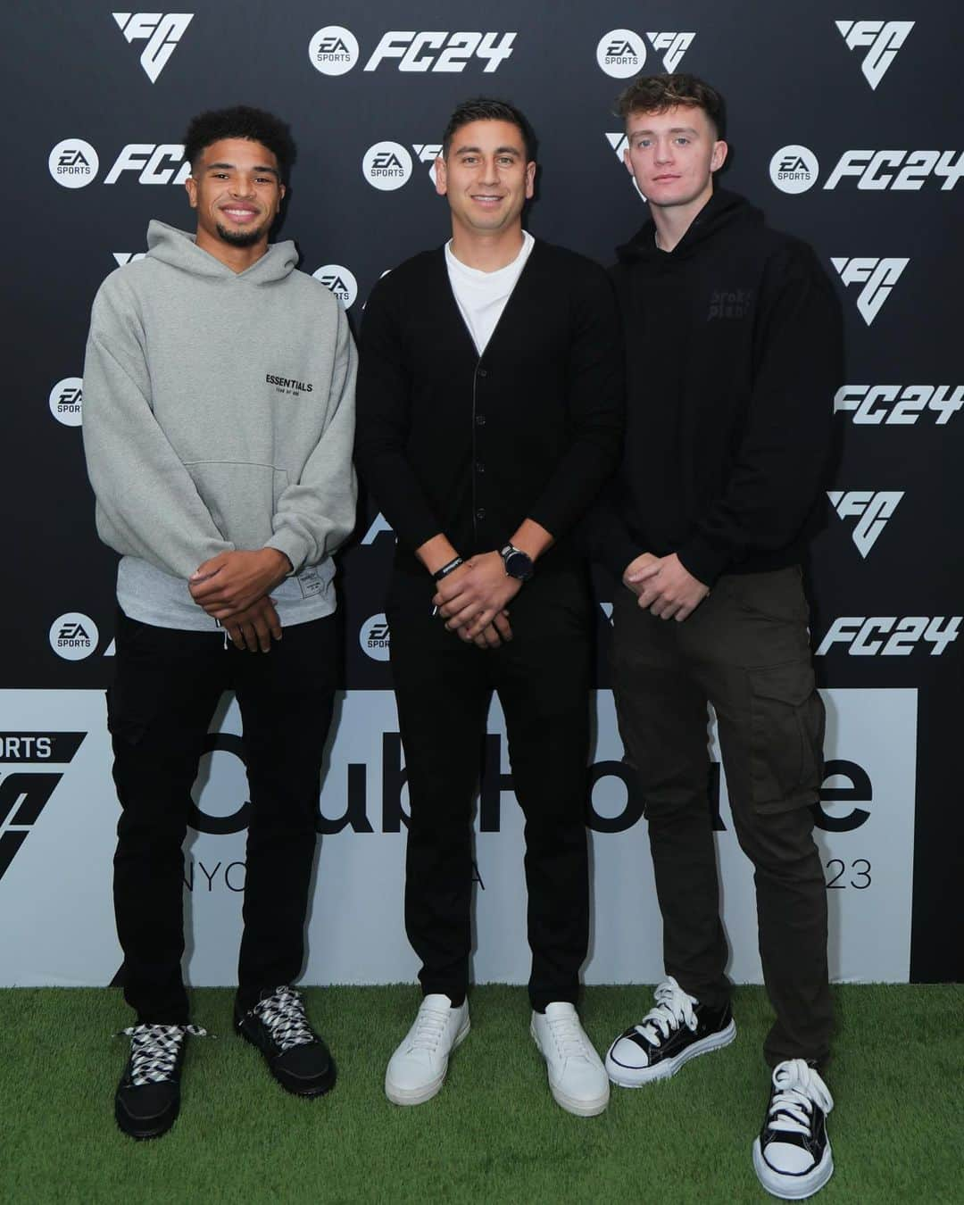 ジェフ・キャメロンさんのインスタグラム写真 - (ジェフ・キャメロンInstagram)「Had an unbelievable time at the @easportsfc NYC clubhouse launch event. Go get #FC24 and play now! @ea and the entire team at @icnclst brought so many great people together in the “clubhouse” which truly felt like a house party full of fun and excitement while playing the new @easportsfc 🎮 ⚽️ game.」9月30日 6時48分 - geoffcameron