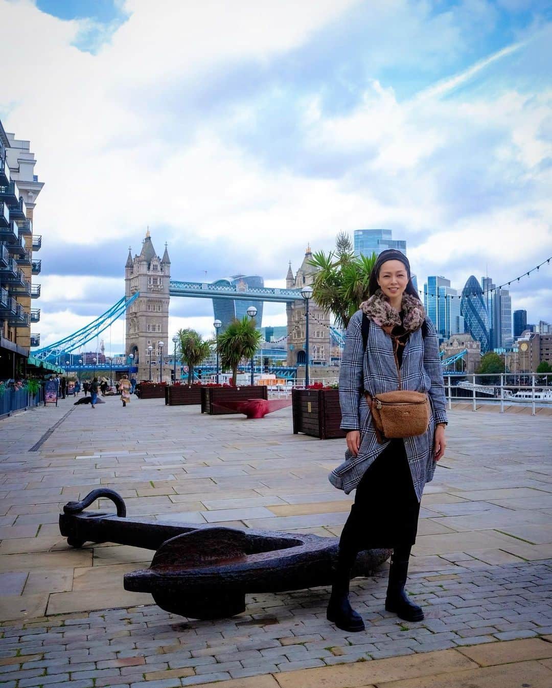 川原亜矢子さんのインスタグラム写真 - (川原亜矢子Instagram)「バトラーズ・ワーフを訪ねて🚶‍♀️ #london #butlerswharf #greatbritain #travel #ロンドン #旅行 #タワーブリッジ」9月30日 7時03分 - ayakokawahara