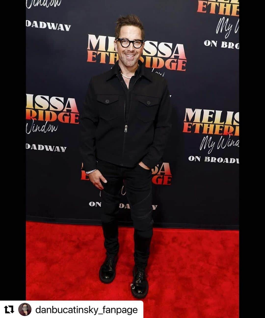 ダン・ブカティンスキーさんのインスタグラム写真 - (ダン・ブカティンスキーInstagram)「#myWindow premiere!  Congrats @melissa_etheridge !  GO SEE this magical inspiring emotional tour through ME’s life !!!   #melissaetheridge #broadway #opening #stage #theater #lgbtq #opening #openingnight #music #rocknroll」9月30日 7時35分 - danbucatinsky