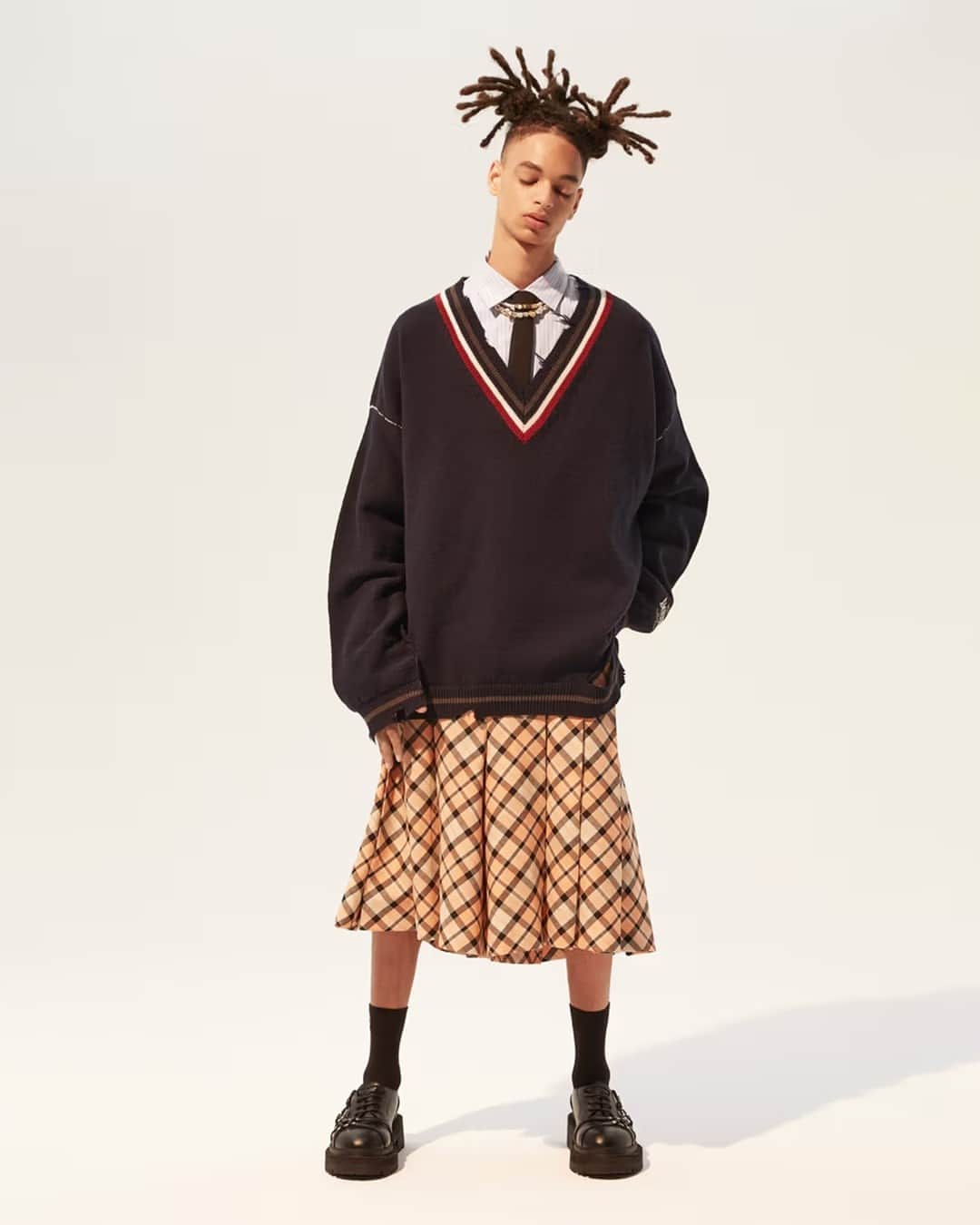HYPEBEASTさんのインスタグラム写真 - (HYPEBEASTInstagram)「@ambush_official is ready for back-to-school season with its SS24 offering. Across a range of statement jackets, knitwear, and sporty sets, the collection combines street-savvy styles with a classic classroom ethos to create a striking, modern take on the school uniform.⁠ Photo: @yoon_ambush」9月30日 7時45分 - hypebeast