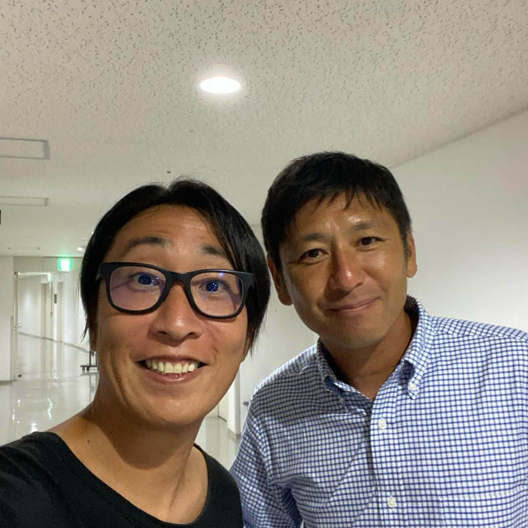 ゆってぃさんのインスタグラム写真 - (ゆってぃInstagram)「🏃‍♂️🏃‍♂️🏃‍♂️💨  今月も無事（暇）100kラン終了！  ①初めて乗ったグランクラスの人😎 ②よしおと仕事の合間に美幌町でパフェ ③マルコポロリの収録をこの芸人夫婦チームで ④バリ3TVでキネマ倶楽部でDJ。改めてMOJAさんの盛り上げ上手に感服 ⑤久々に事務所ライブ出て、朝まで飲んだ帰りのマミィ酒井さんと ⑥この日は久々にまりえさんとか色んな人達と🍺で、最後に夫婦でチャーべさんと📸 ⑦偶然本当に久々に中田浩二氏と会って、カミナリのYouTube見た事を伝える。そこかよ！ ⑧近所でまた美味しい焼肉屋さん発見。この街の焼肉屋さんは美味しい！ ⑨トンツカタンとして扱われるのも慣れてきた ⑩スワローズ荒木選手今季限り。長い間お疲れ様でした！  9月は仕事で結構色んな所に行った気がする。気がするだけかもしれないけど！100kラン仲間 @norihakaihayabusa も毎月お疲れ様！  #ゆってぃ #ワカチコ #人力舎 #running  #ランニング #グランクラス #小島よしお #マルコポロリ #バリ3TV #ザマミィ #chabe #中田浩二 #焼肉 #トンツカタン #荒木貴裕 #swallows」9月30日 7時53分 - yutty52_yuta