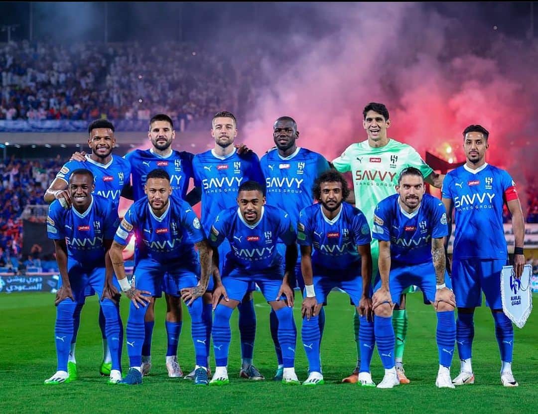 マウコム・フィリペ・シウヴァ・デ・オリヴェイラのインスタグラム：「Grande vitória, estamos no caminho certo! +3 Pontos 🚀 💙🤍💪🏾🙏🏾」
