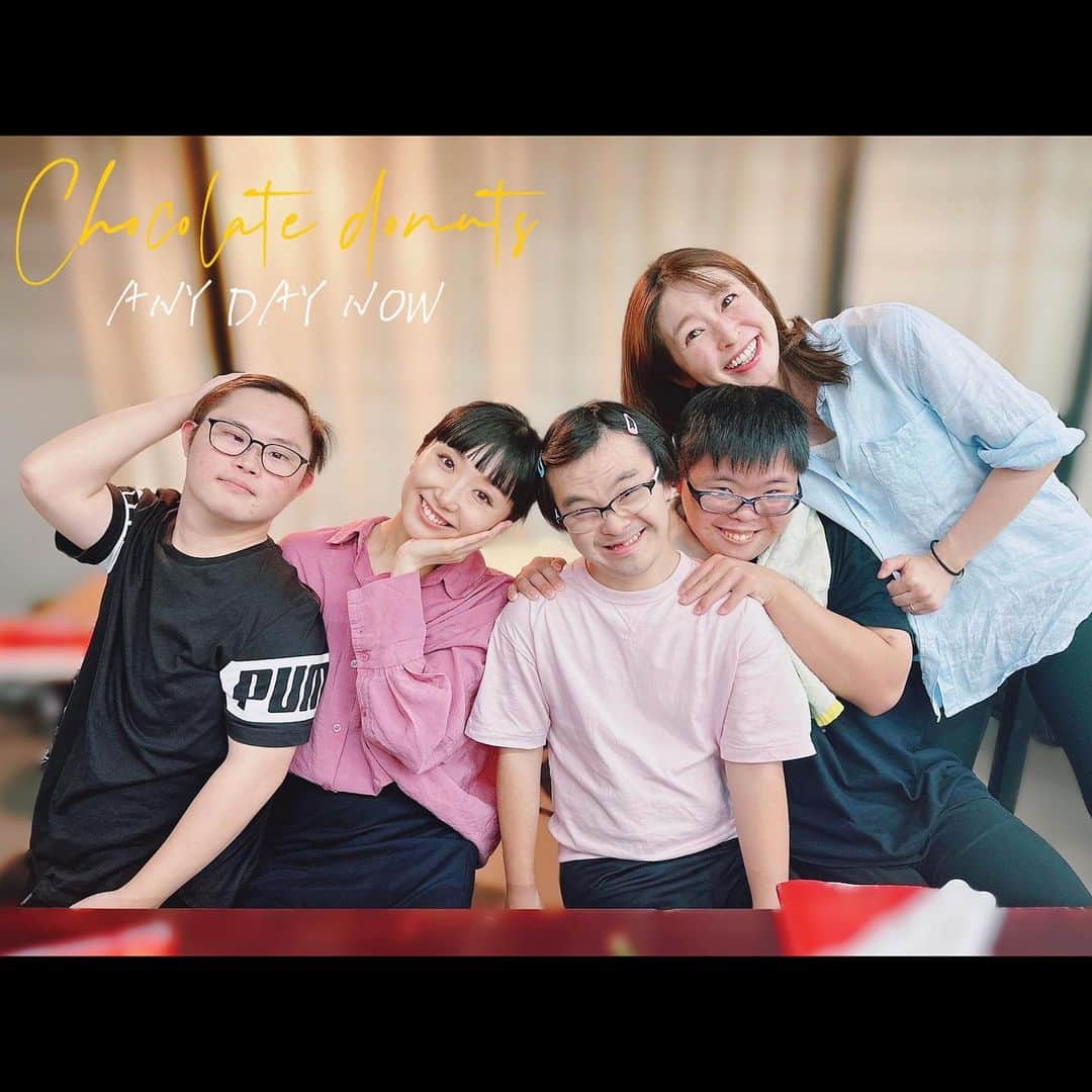 のインスタグラム：「🍩な日々✨  #舞台 #チョコレートドーナツ #parco #parcostage #anydaynow #稽古 #稽古場  #🍩  #初日 #10月8日 #渋谷パルコ #parco劇場」