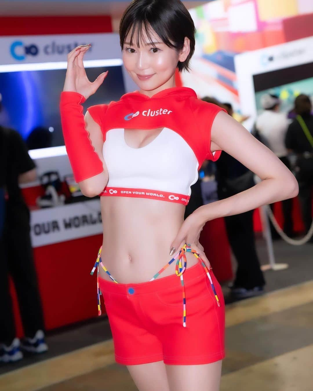 平瀬ひかりのインスタグラム：「C❤️  #東京ゲームショウ2023  #cluster  #clustertgs  #tgs2023  #ポートレート  #ゲーム #コスチューム  #黒髪ショート  #黒髪女子  #モデル  #被写体  #色白女子  #スレンダー  #グラビア  #model  #幕張メッセ  #イベント #vr」