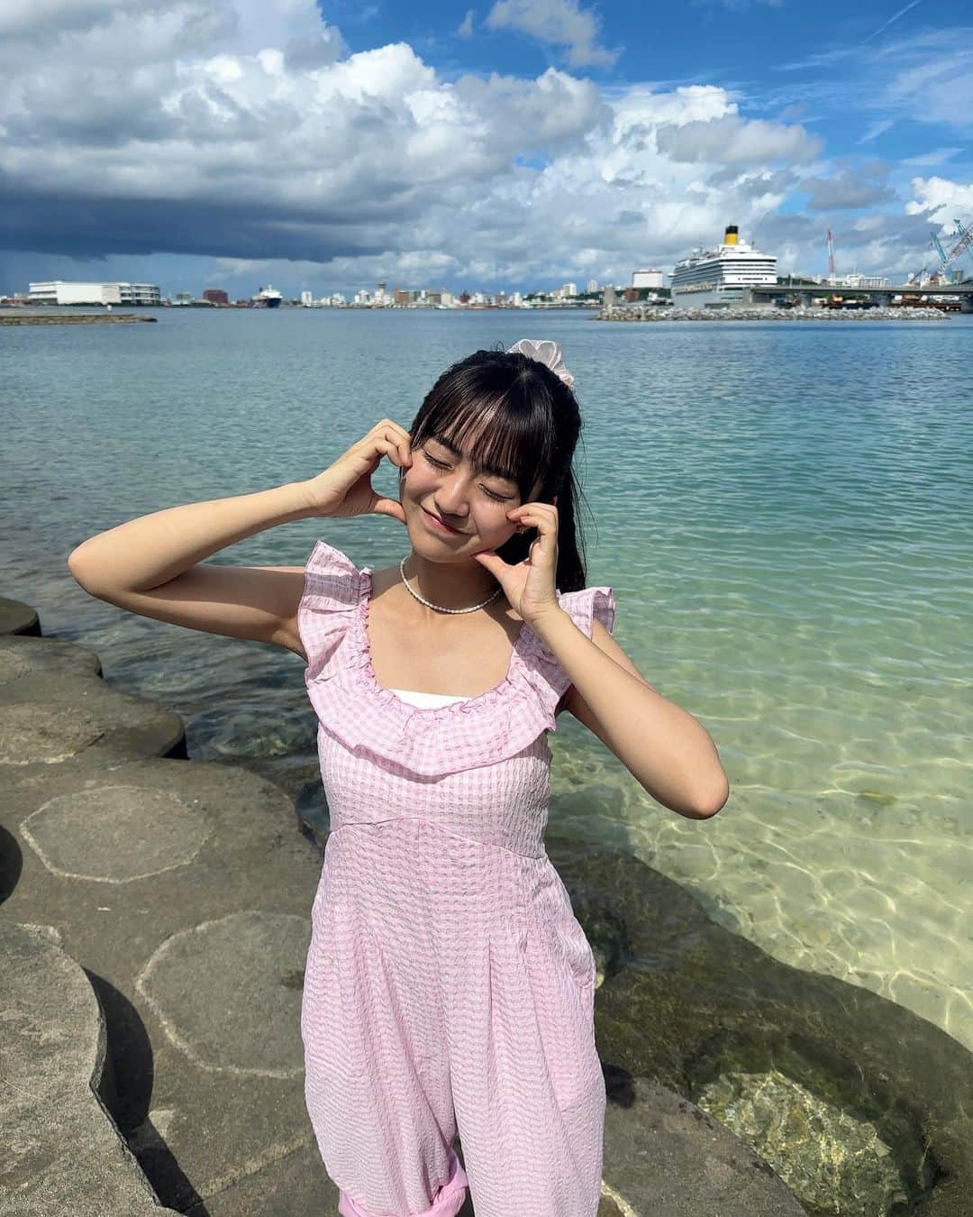 豊田留妃さんのインスタグラム写真 - (豊田留妃Instagram)「おーはよーーう！沖縄の海で🙋🏾‍♀️  こないだ、いろいろ写真チェックしてきたよ〜🤭 解禁楽しみだなー」9月30日 8時17分 - runstagram_717