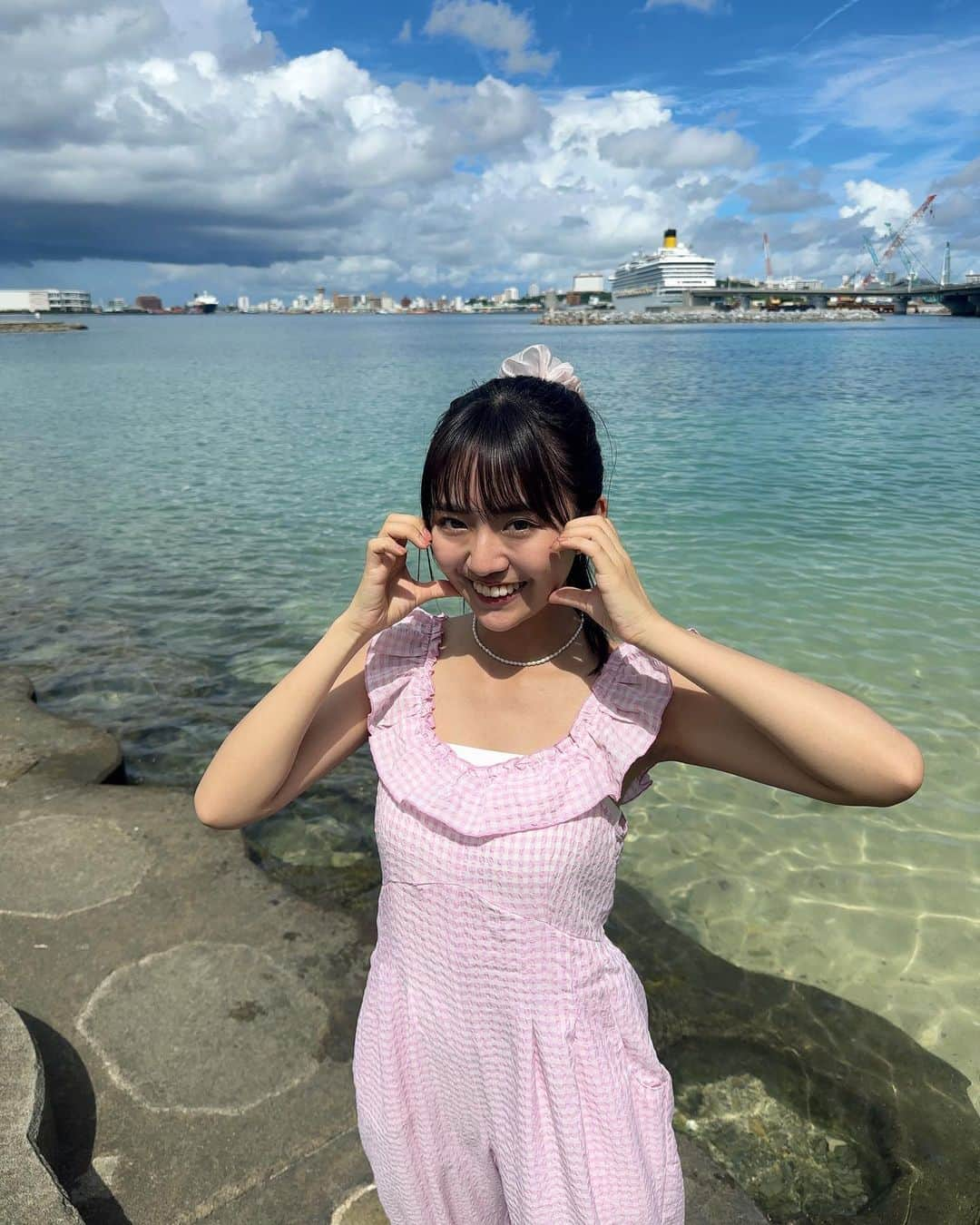 豊田留妃さんのインスタグラム写真 - (豊田留妃Instagram)「おーはよーーう！沖縄の海で🙋🏾‍♀️  こないだ、いろいろ写真チェックしてきたよ〜🤭 解禁楽しみだなー」9月30日 8時17分 - runstagram_717