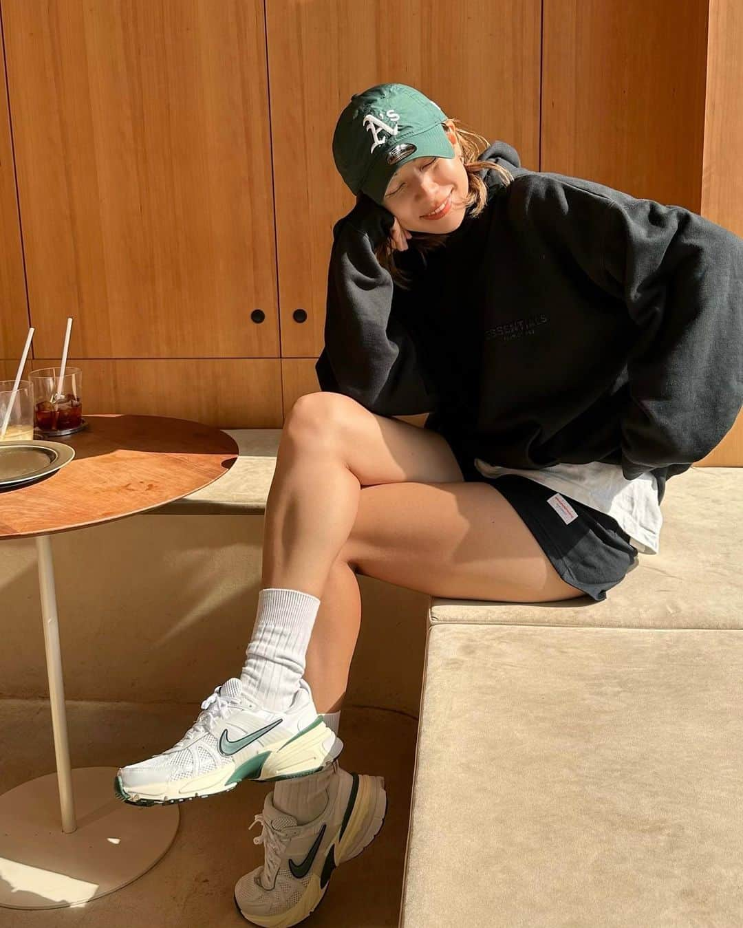 平野杏梨のインスタグラム：「カワイスギル👟✅💘🧬🧼💫 @kith @niketokyo  #nikev2krun   服もタグ付けしたからスワイプ🎟️」