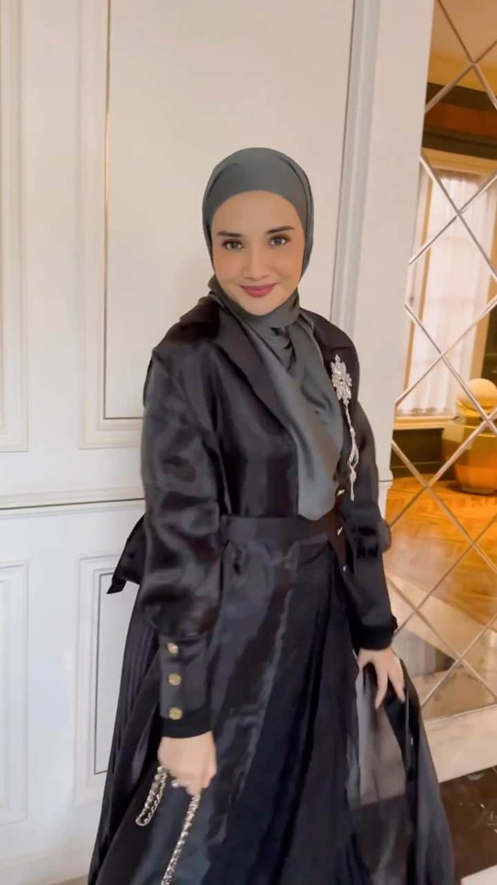 Zaskia Sungkarのインスタグラム：「@zaskiasungkarjakarta ❤️」