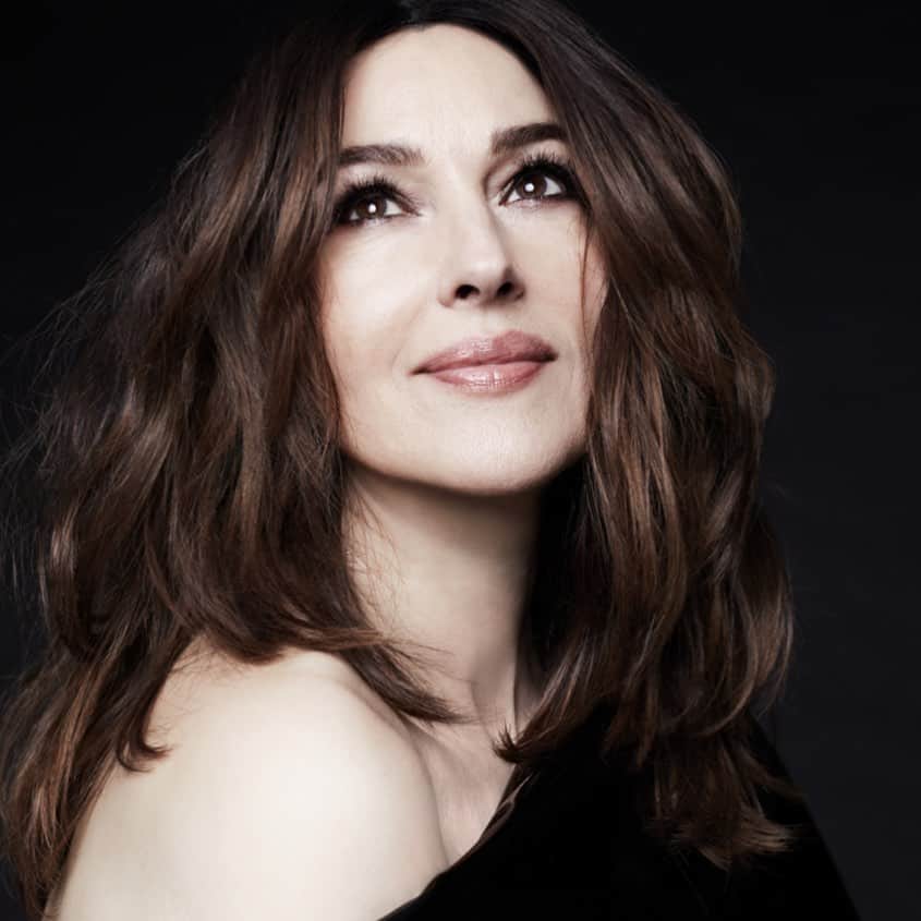 モニカ・ベルッチのインスタグラム：「❤️Thanks for all your messages 🙏 💕  Photo @lucbraquet  @handk_officiel  Stylist @barbarabaumel  Mua @letiziacarnevale  Hair @johnnollet   #monicabellucci#photooftheday#lucbraquet」